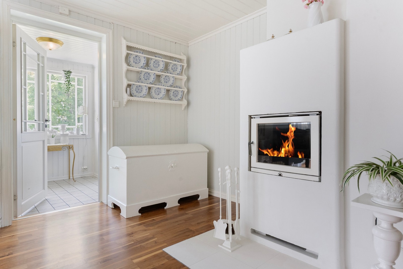 Forstue med peis Galleribilde