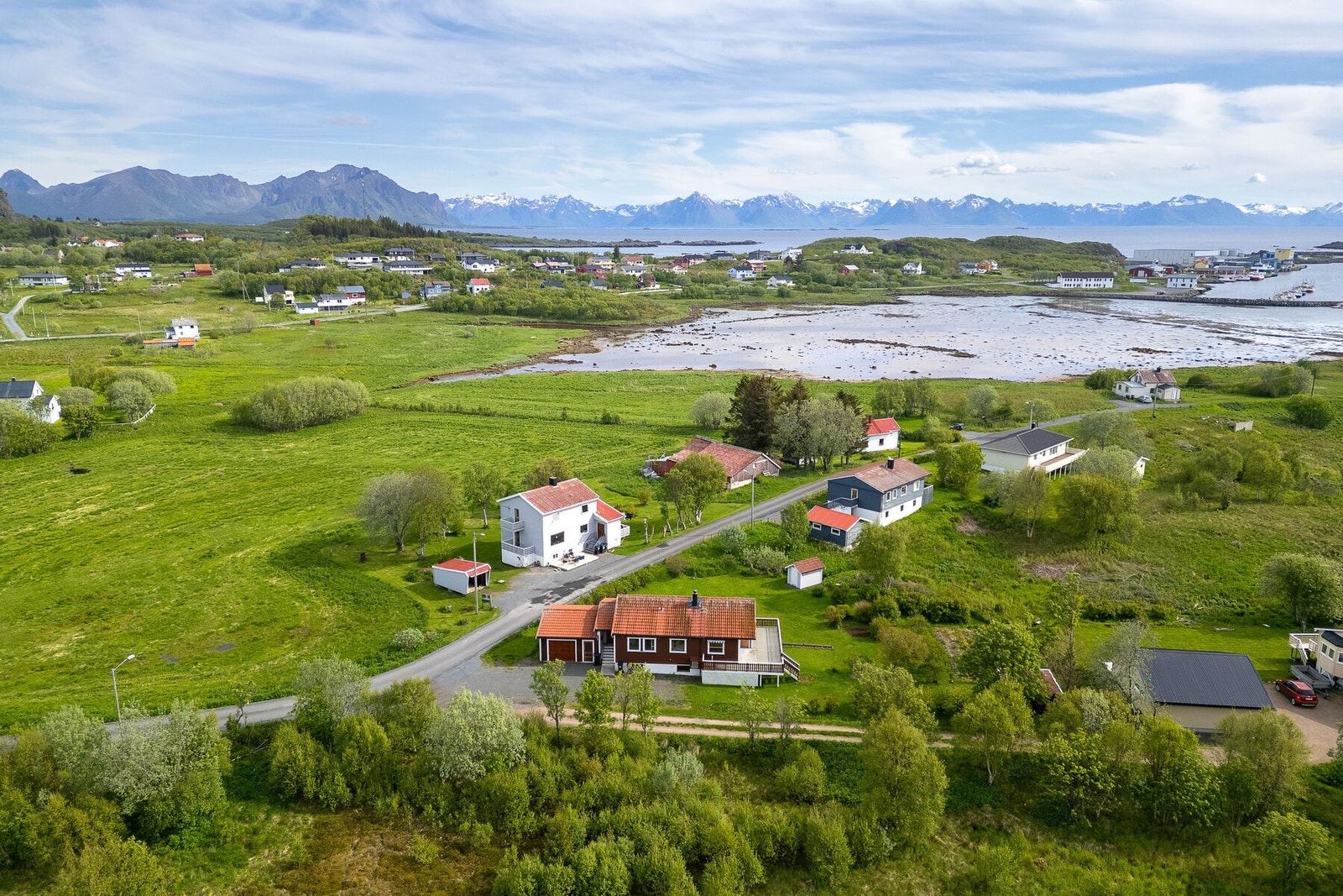 Eiendommen har en landlig og naturskjønn beliggenhet i Bø i Vesterålen. Galleribilde