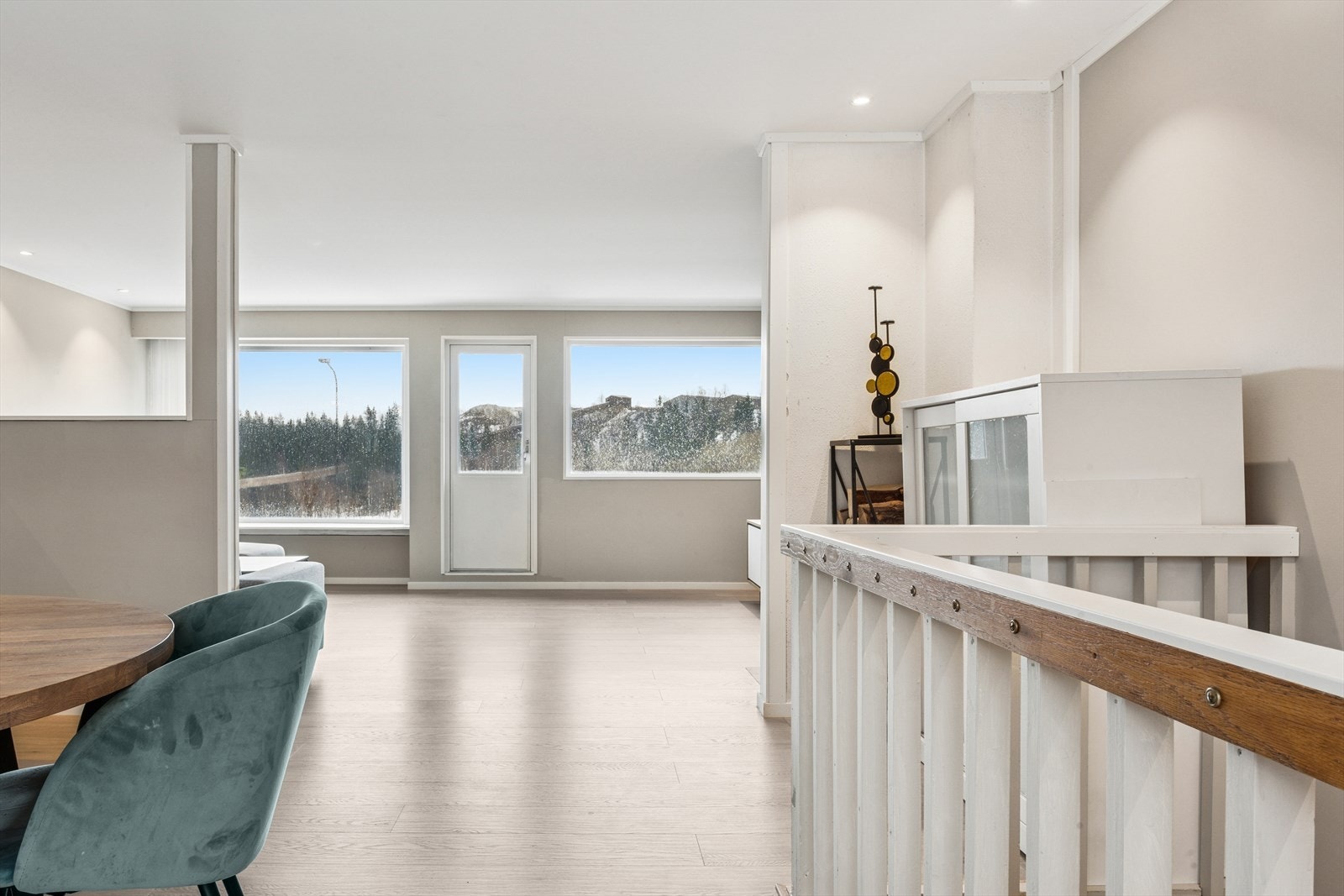 Stuen har lyse overflater. Galleribilde
