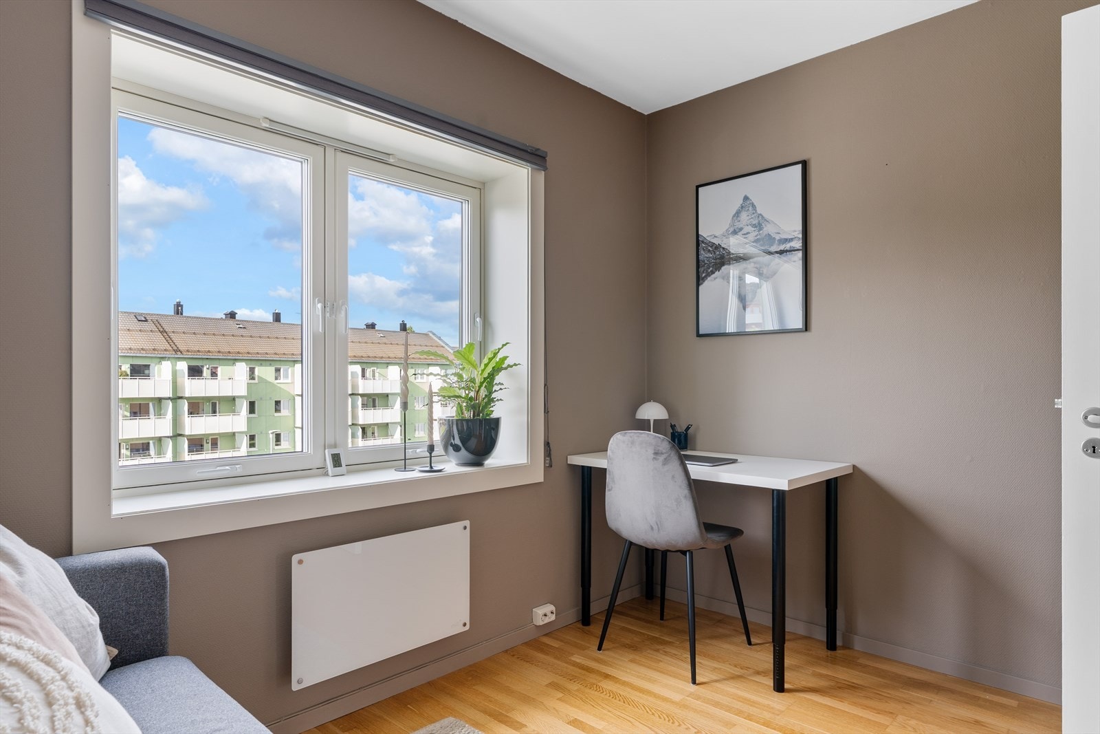 Dagens eier har brukt dette som hjemmekontor og gjesterom. Galleribilde