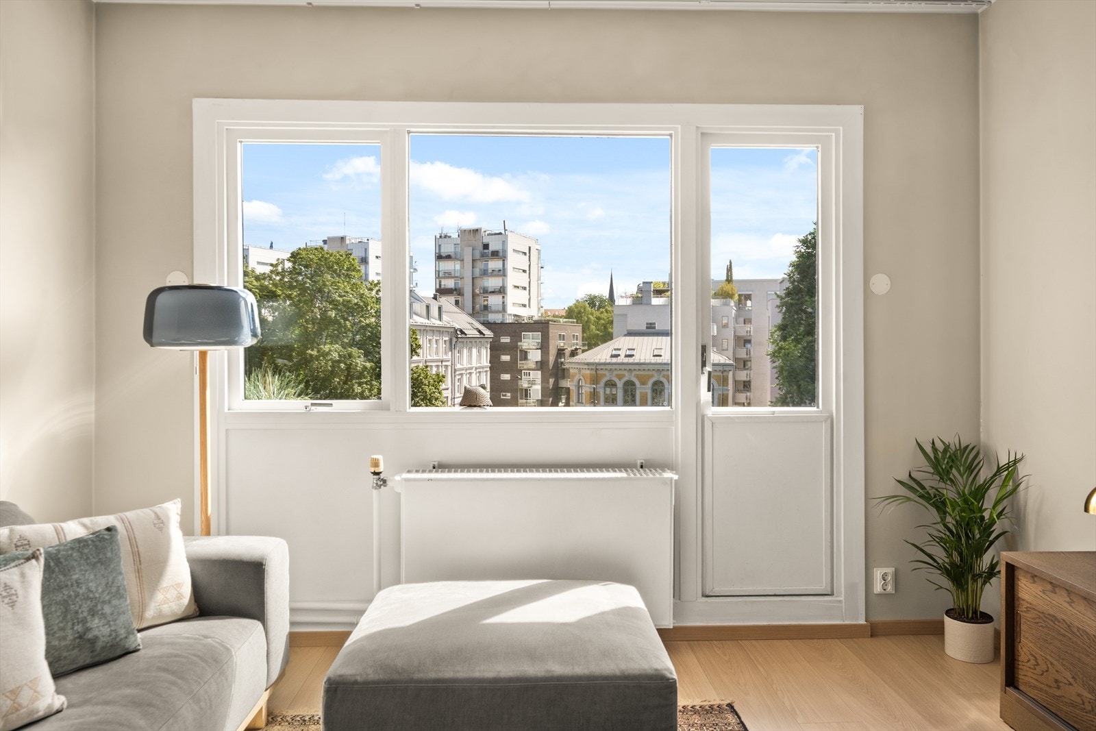 Leiligheten ligger i 5. etasje og inneholder entré, kjøkken, stue, bad og soverom. Galleribilde