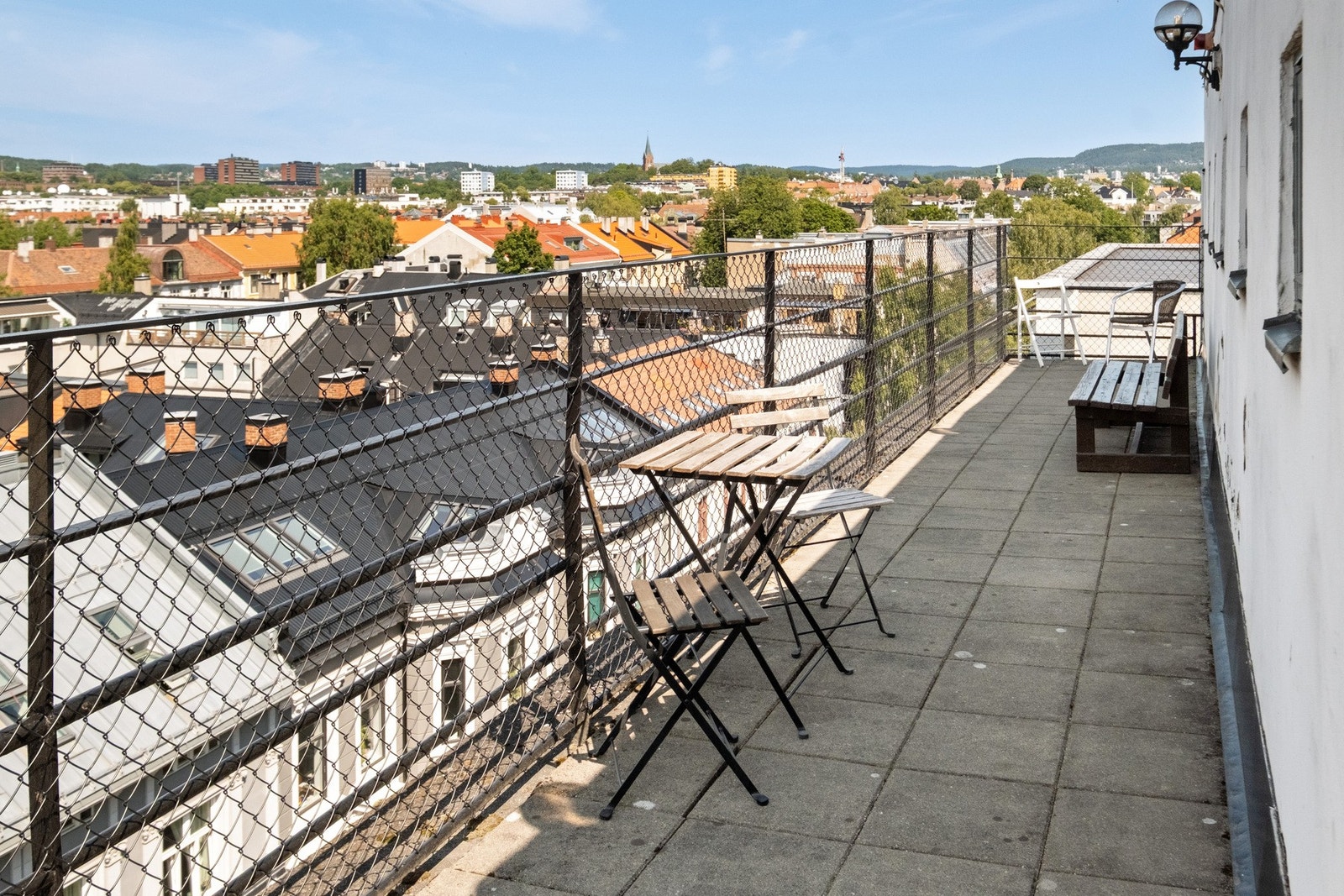 Leiligheten har tilgang på felles takterrasse med adkomst fra heis. Galleribilde