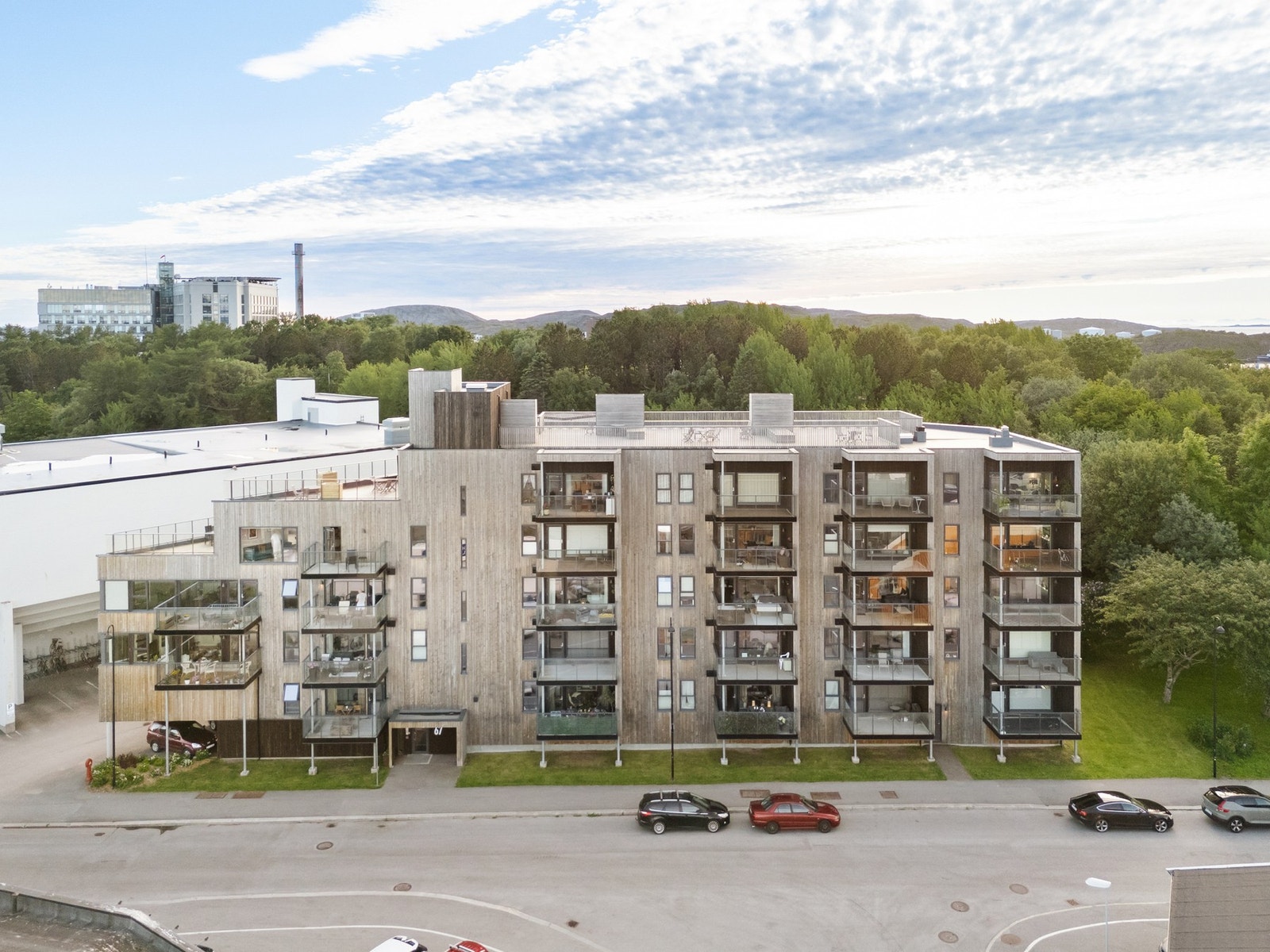Beliggenhet i bydelen Sentralsykehuset, med nærhet til det meste Bodø har å by på. Galleribilde