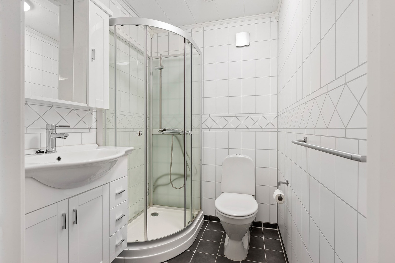 1.etasje har 2 fullverdige bad Galleribilde