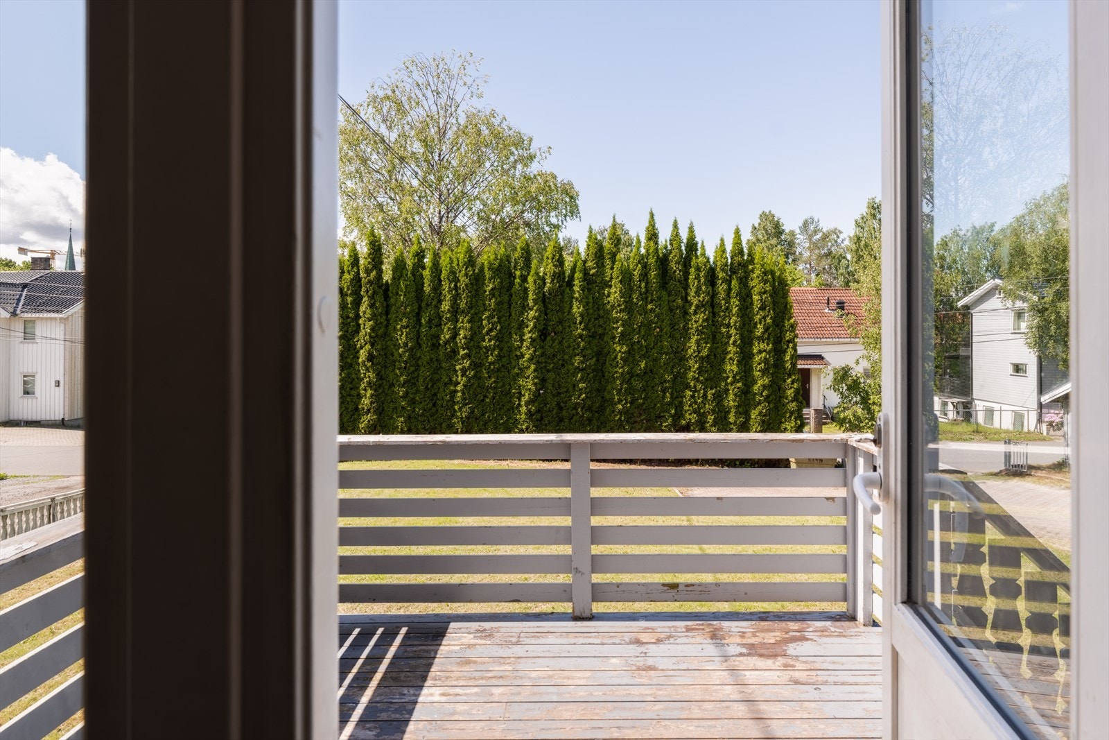 Fra stuen er det direkte utgang til terrassen på 8,3 m². Galleribilde