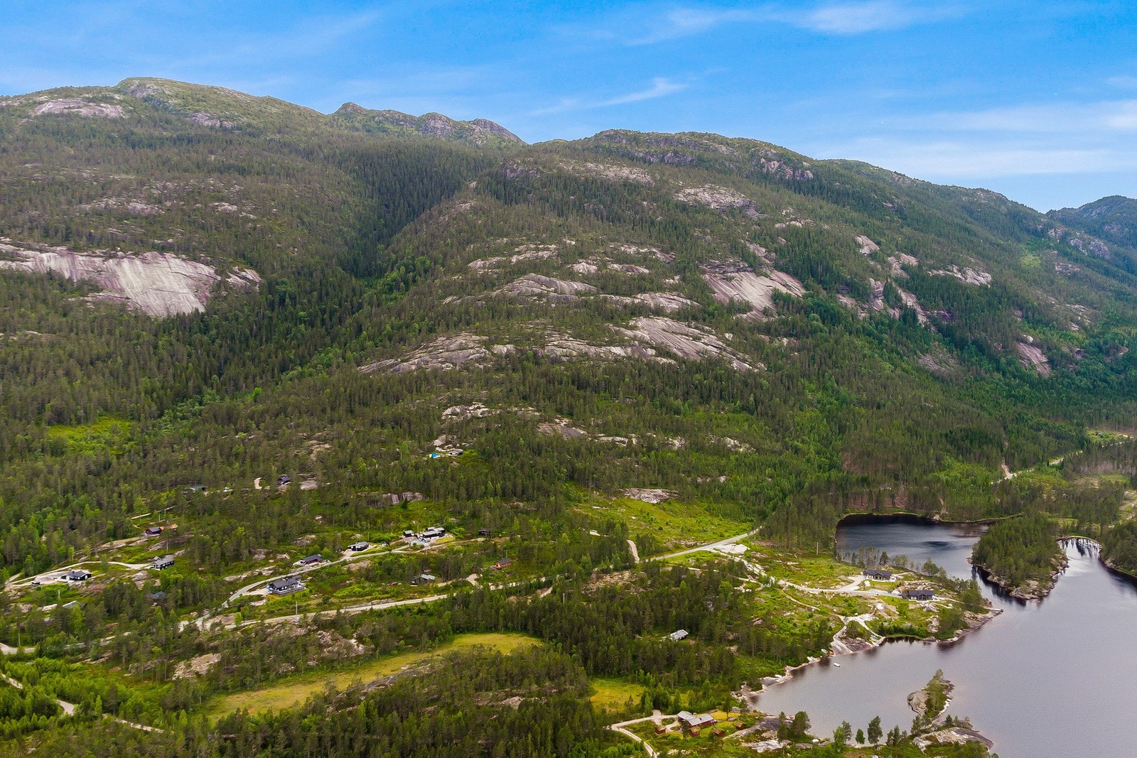 Kun 7 km til Vrådal Skisenter. Ca. 1 mil til Vrådal sentrum. Galleribilde