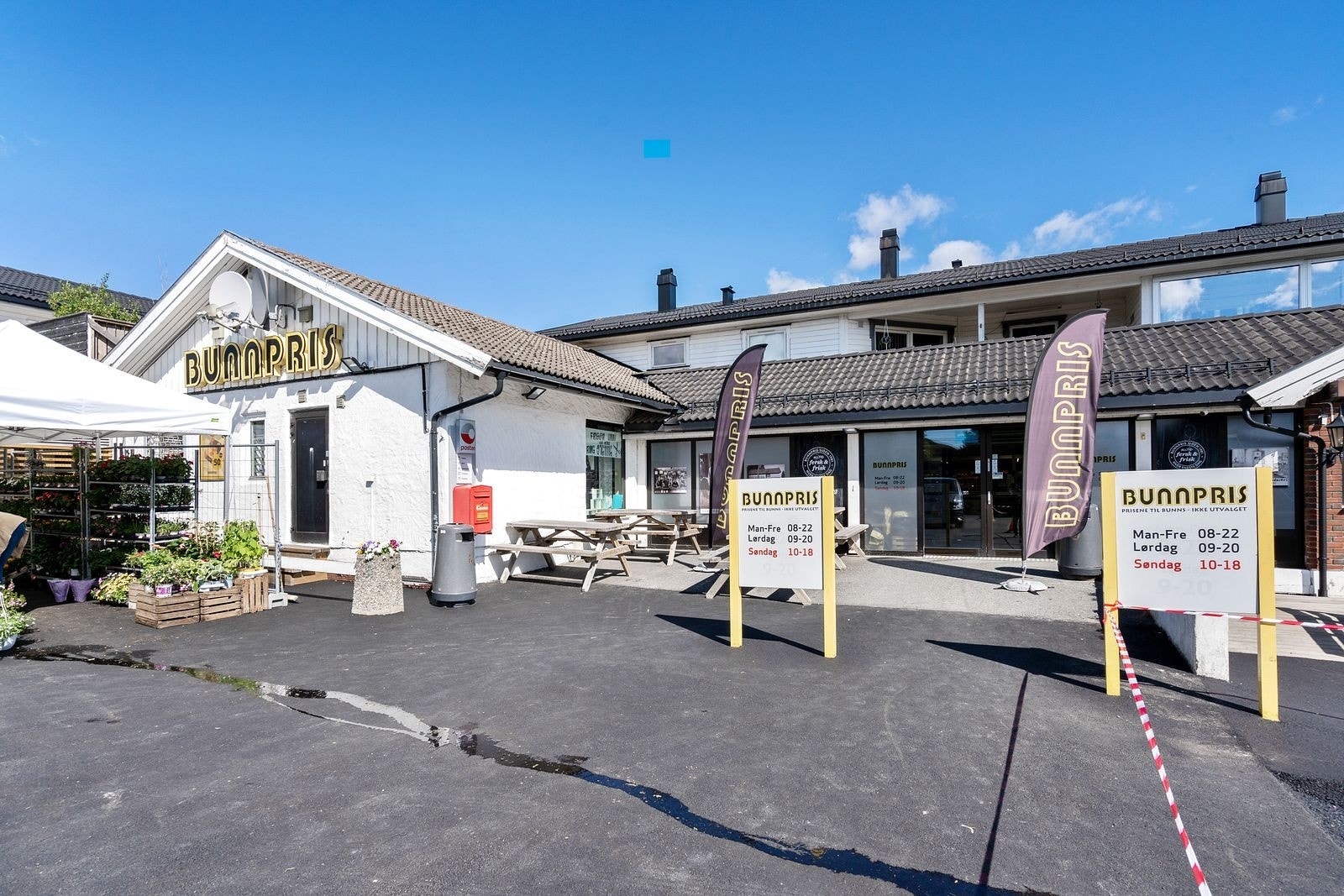 Nærmeste matbutikk er Bunnpris i Båstad sentrum, 1,2 km unna. Galleribilde