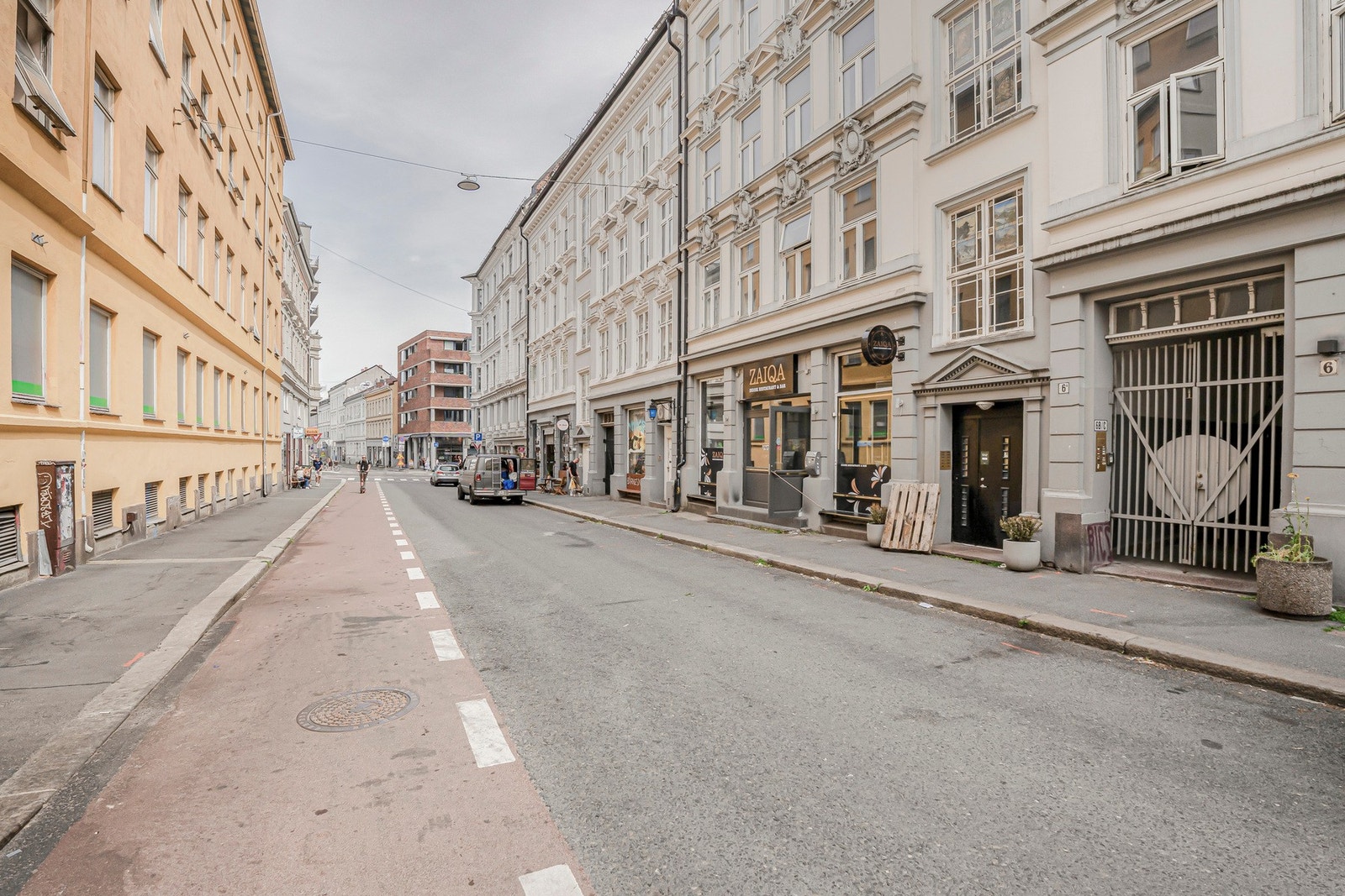 Eiendommen ligger sentralt til i Dalsbergstien, omgitt av flotte bygårder, hyggelige serveringssteder og kort vei til alt byen har å by på. Galleribilde