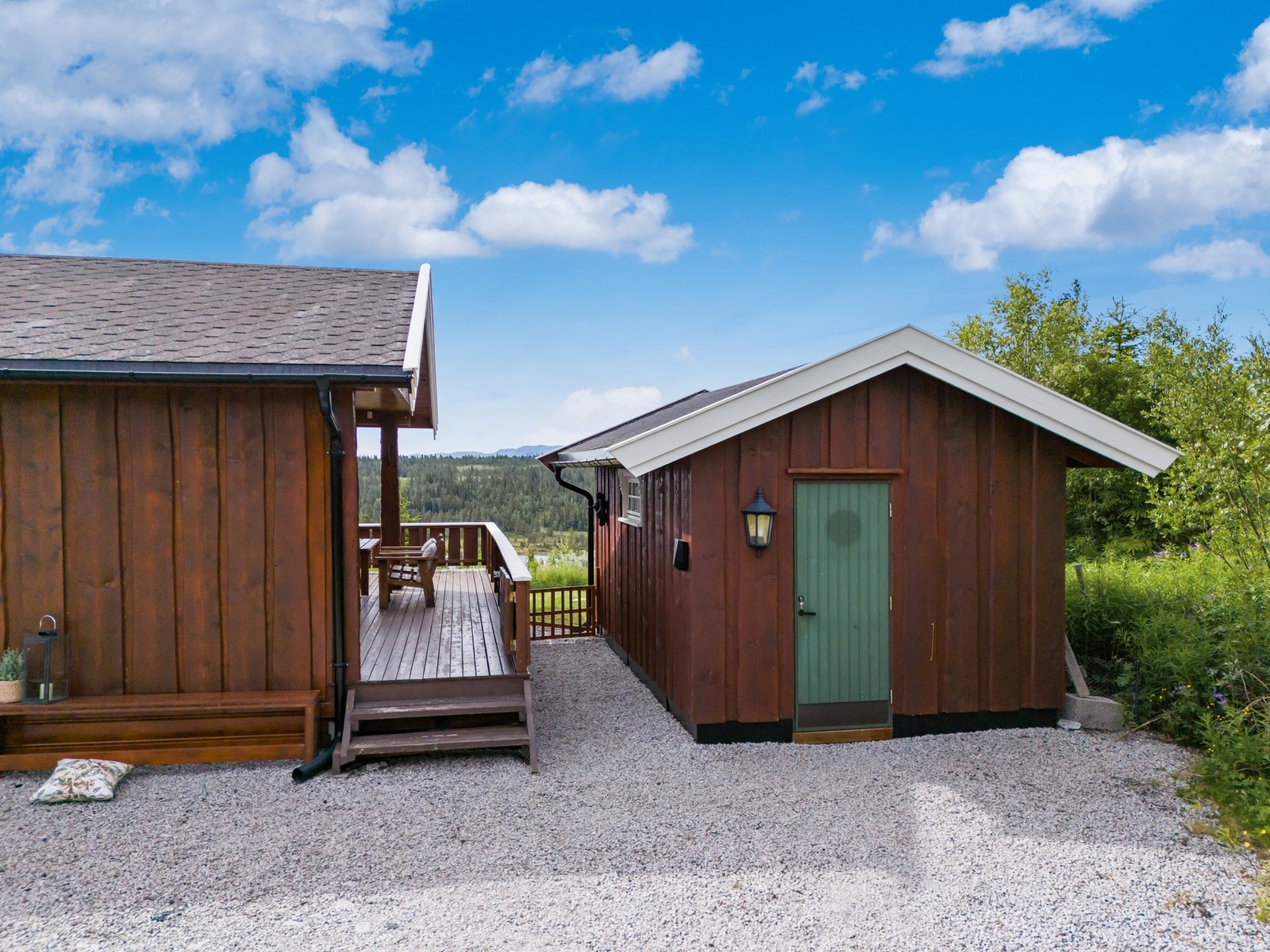 Uthuset er ca 15 m2. Galleribilde