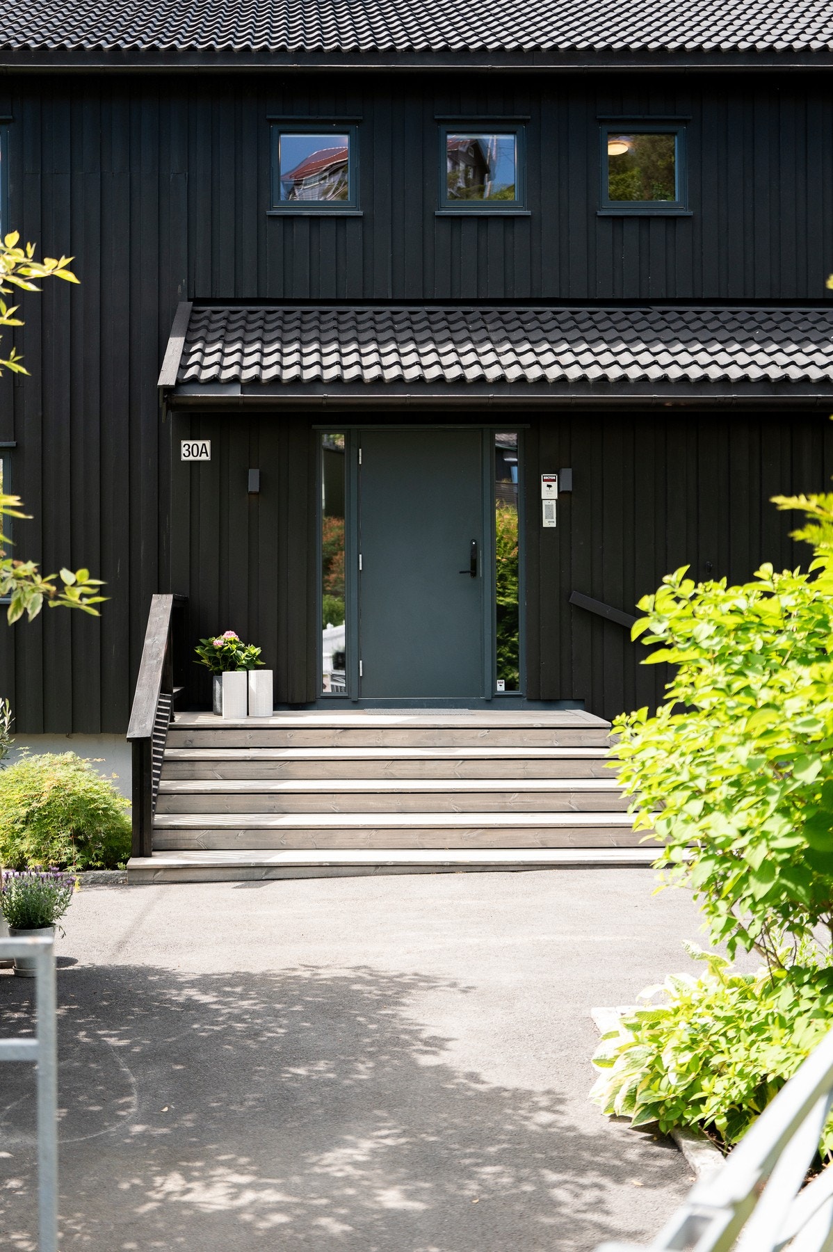 Boligens inngangsparti gir et godt førsteinntrykk av boligen. Galleribilde