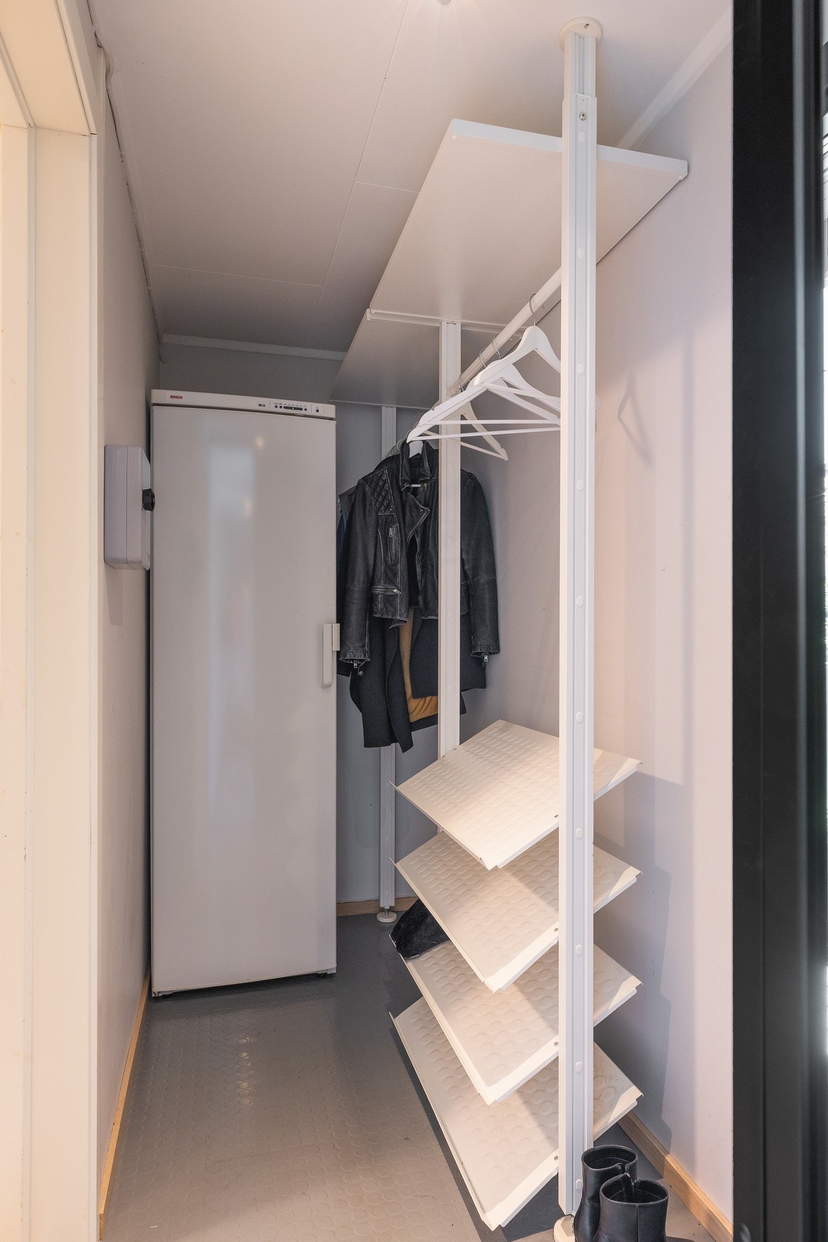Det er god plass til yttertøy, sko eller annet ønsket utstyr. Galleribilde