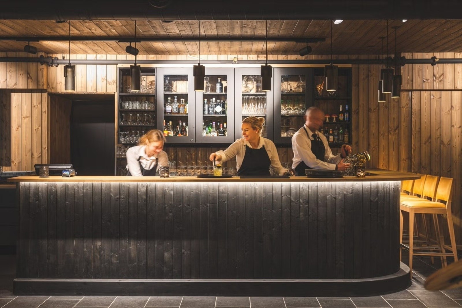 Bar (foto: Bardøla) Galleribilde
