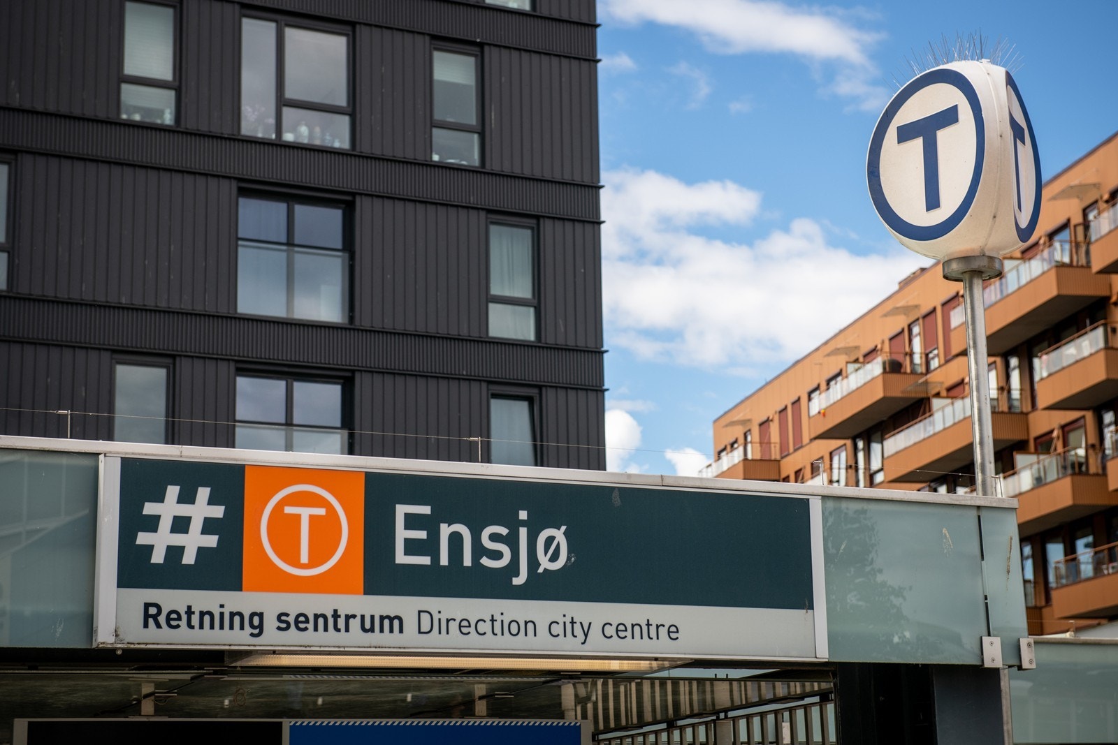 Det er kort vei til t-bane Galleribilde