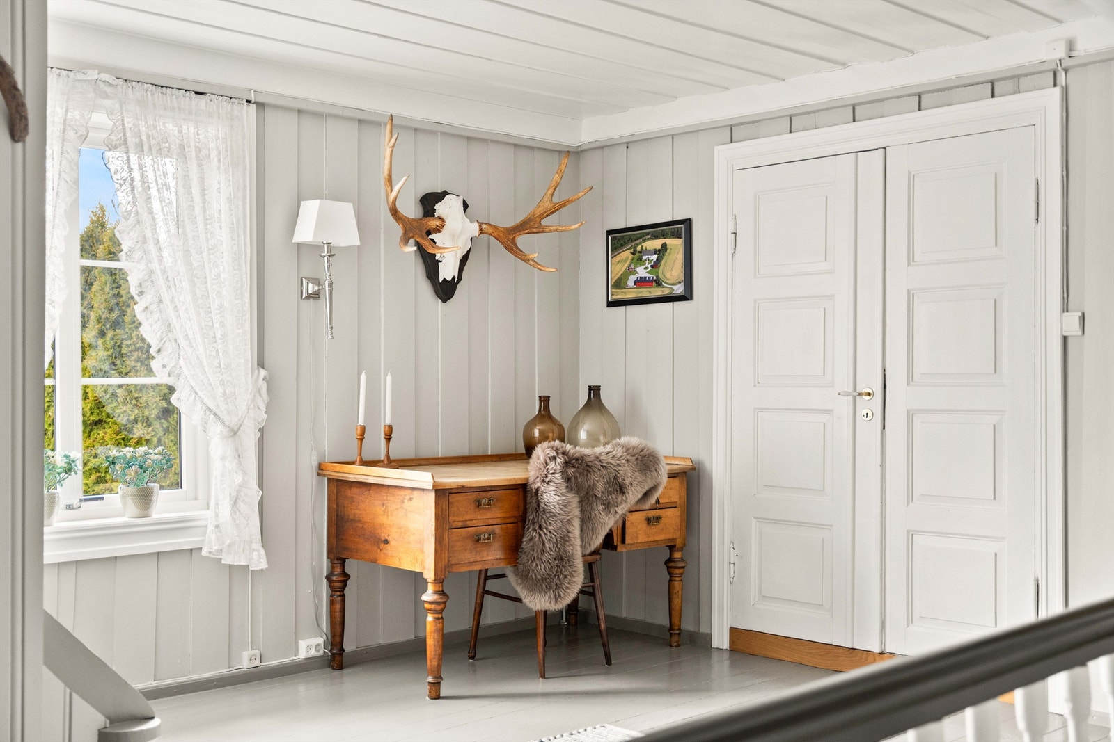 Fra gangen i andre etasje er det adkomst til et uinnredet loftsrom med lagringsmuligheter. Galleribilde