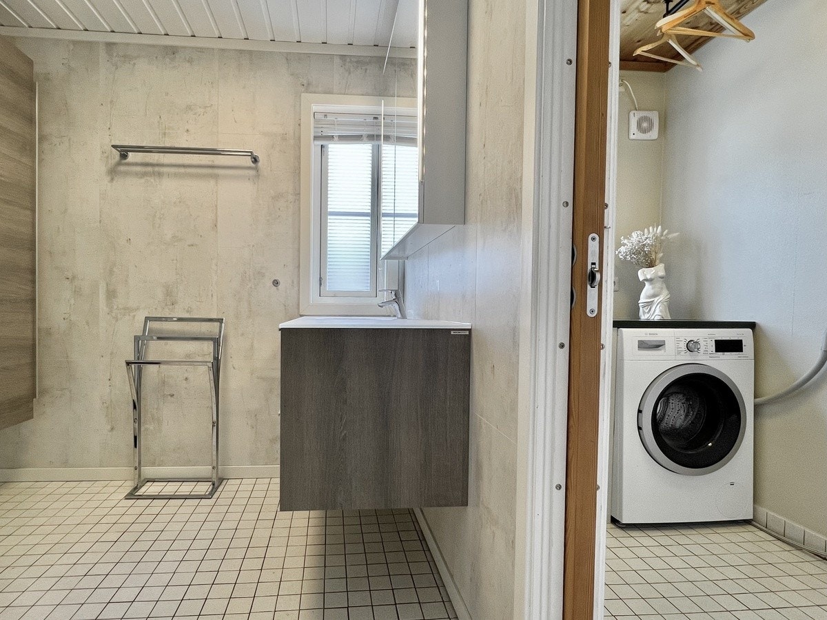Bad og vaskerom 1. etasje Galleribilde