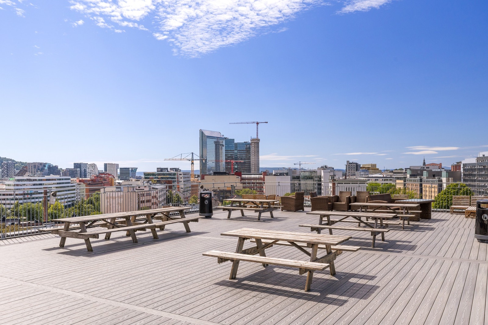 Veldrevet borettslag med en flott felles takterrasse, hvor du kan nyte svært gode solforhold og flott utsikt. Galleribilde