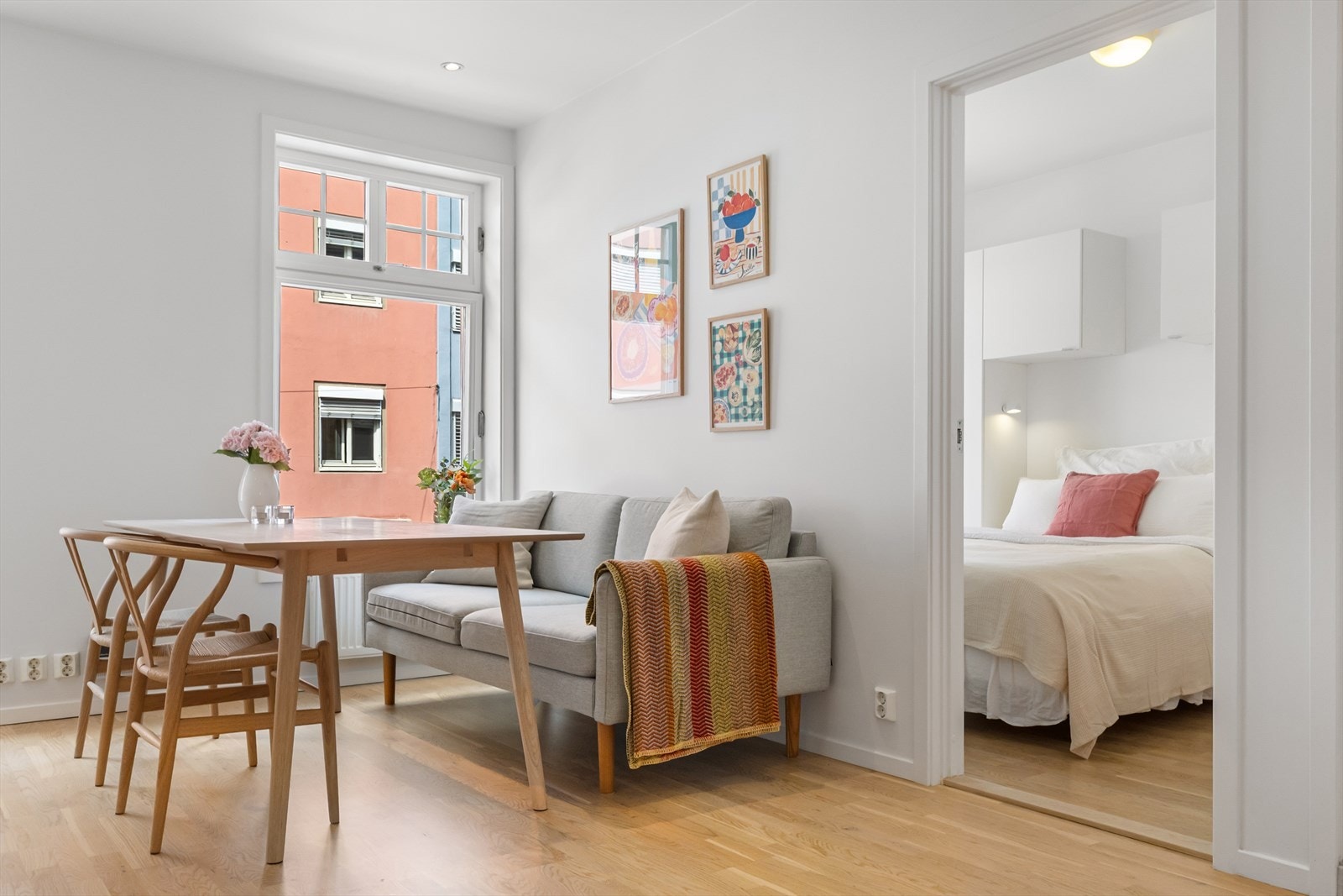God plass til sofagruppe og/eller spisebord. Galleribilde