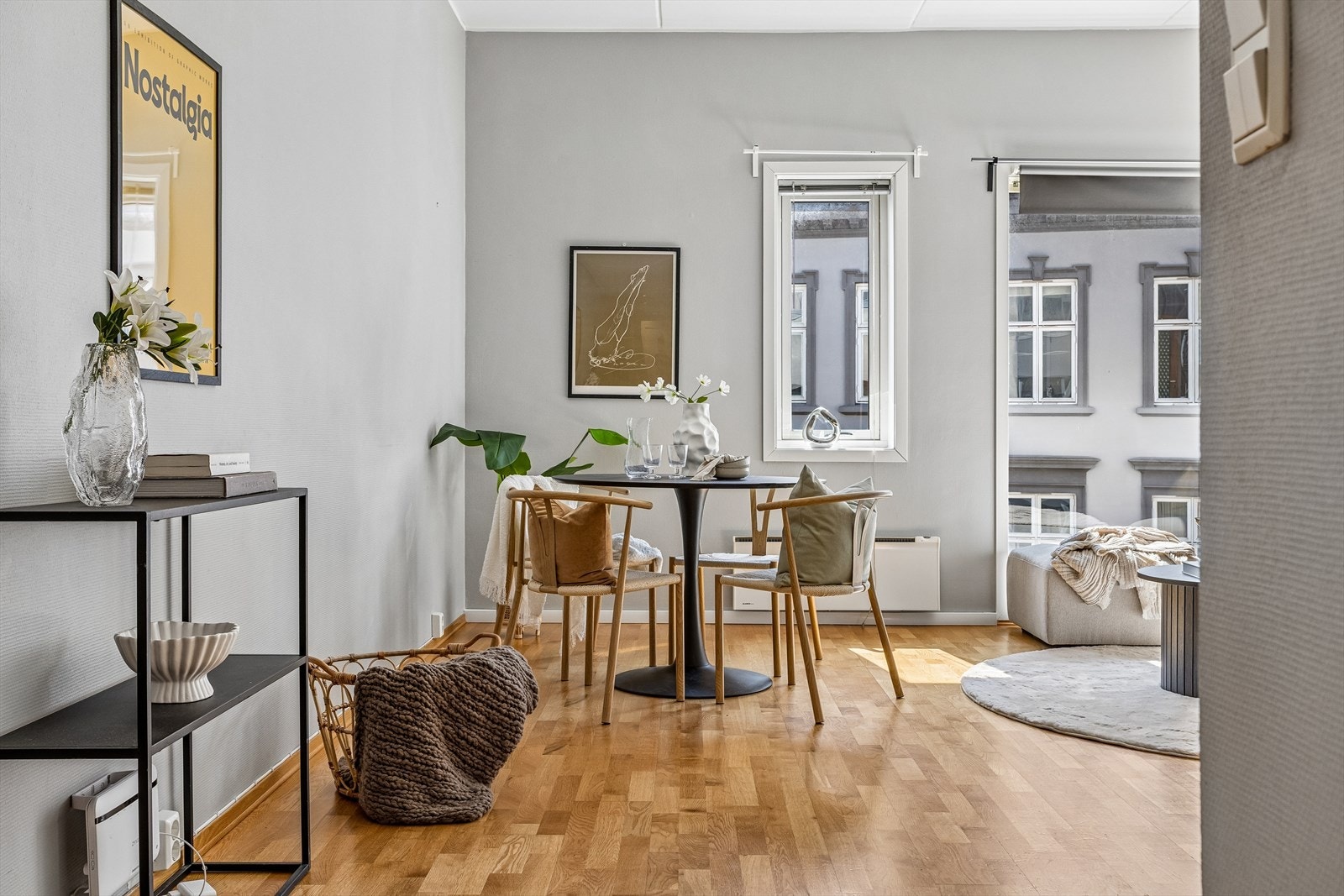 Plass til en hyggelig spiseplass i tilknytning til stuen. Galleribilde