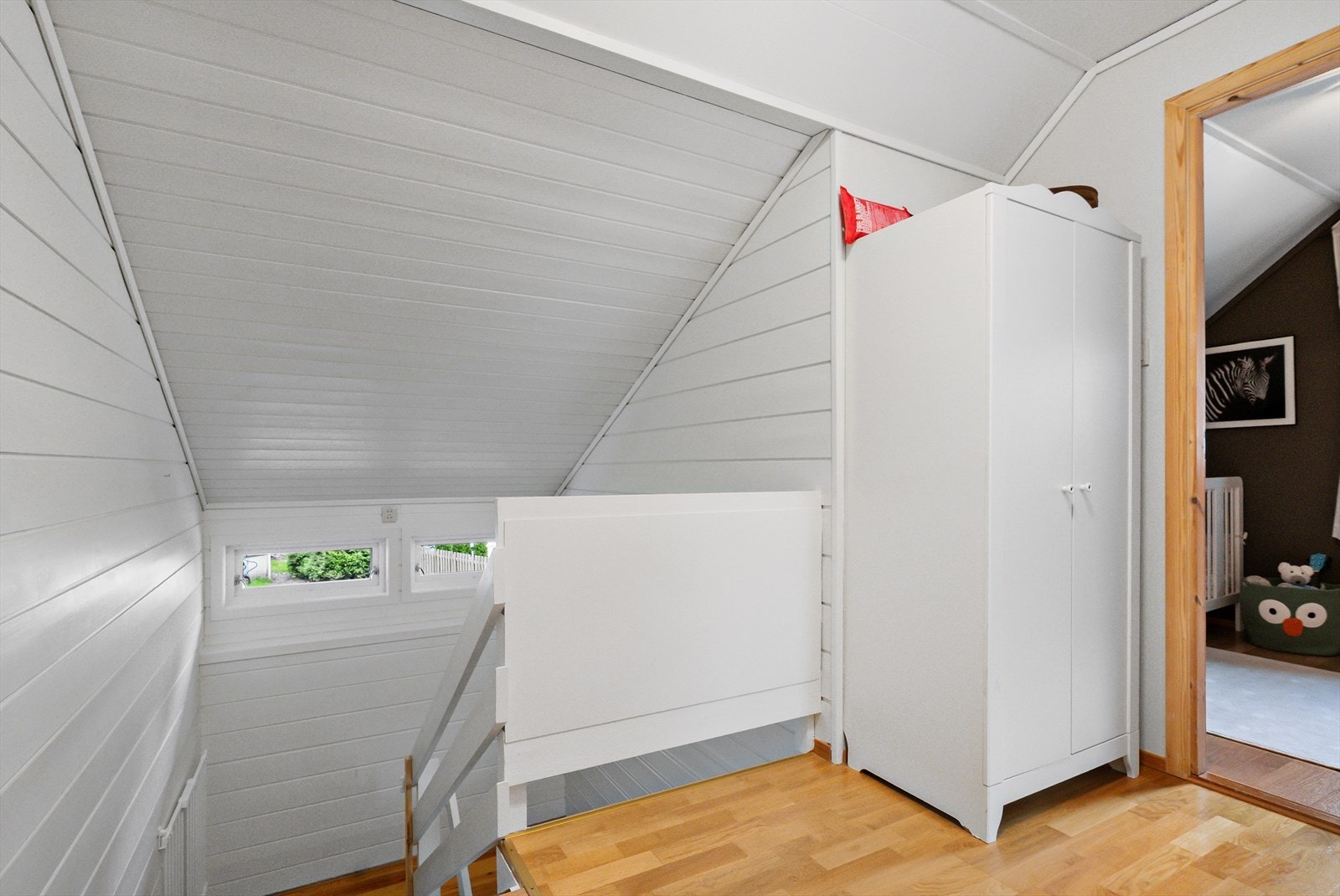 Loftet er innreda med 3 soverom + bad Galleribilde