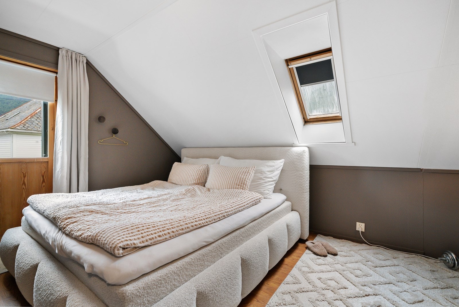 Hovudsoverommet har utgang til ein eigen veranda på 3 m². Galleribilde