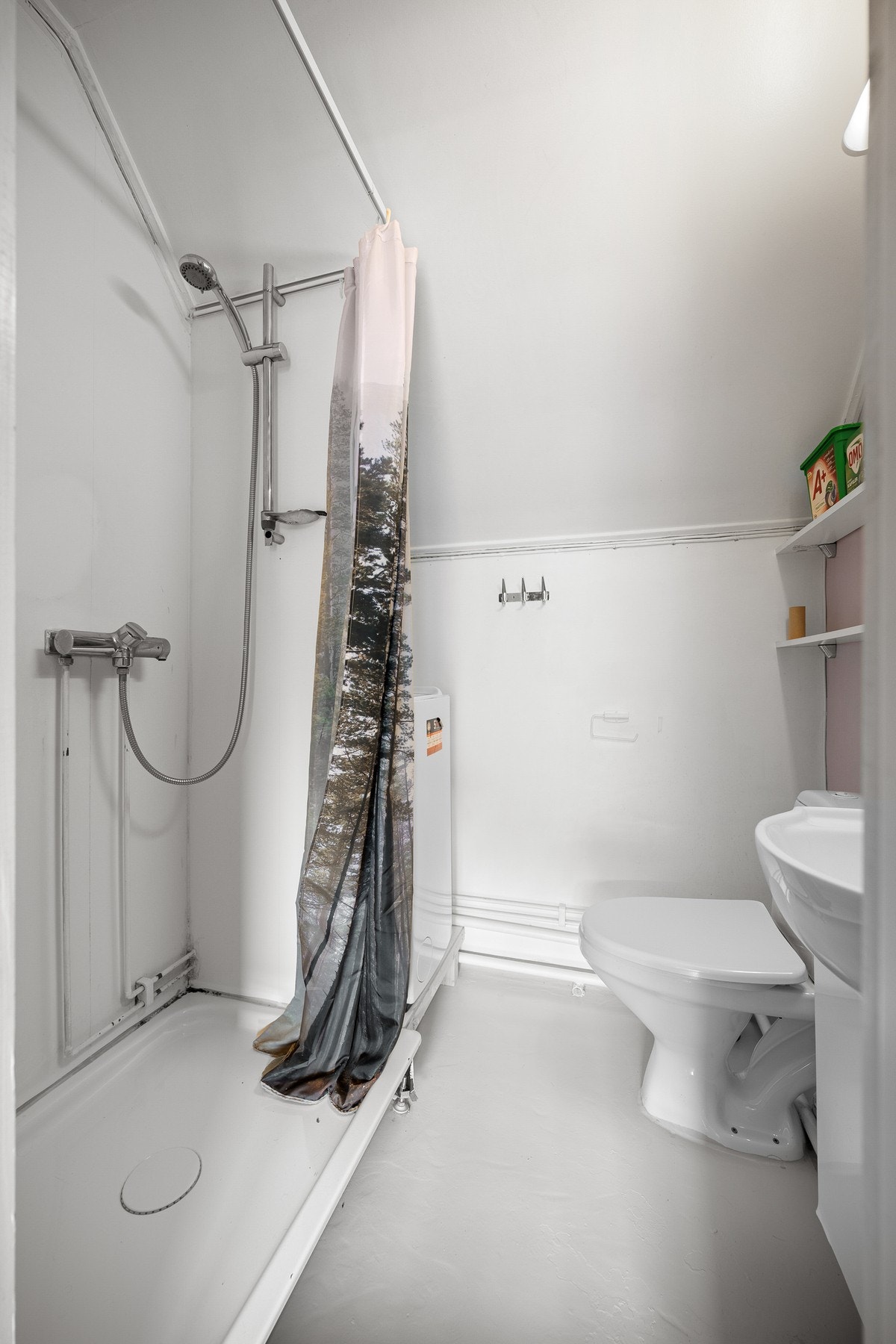 Det er opplegg for vaskemaskin på badet Galleribilde