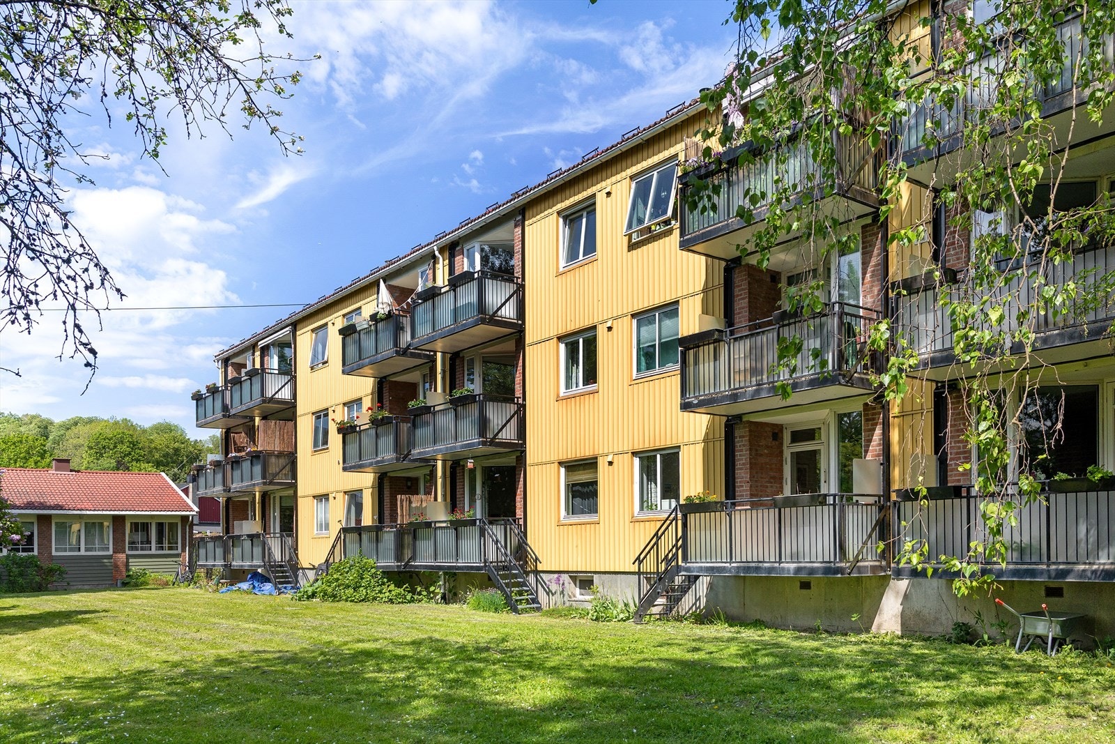 Det er god plass mellom blokkene. Galleribilde