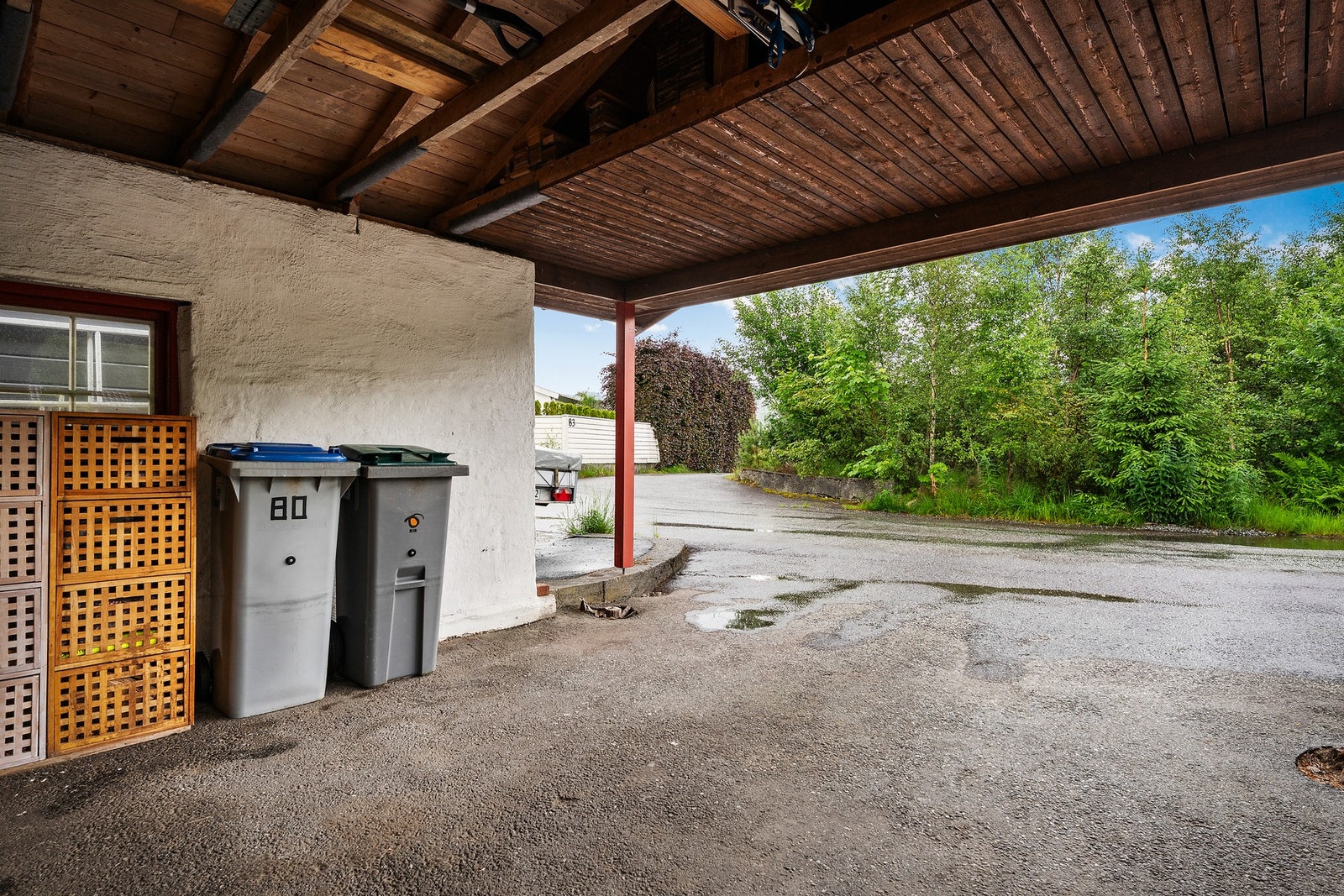 - Carport med montert elbil lader fra Zaptec fra 2023 - Galleribilde