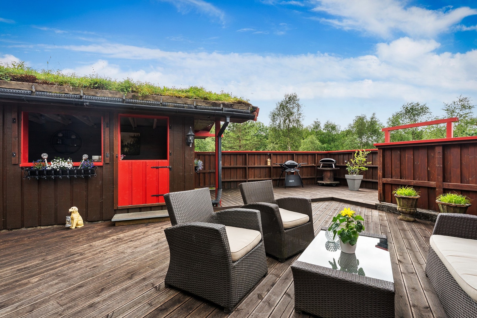 - Stor nord/vestvendt terrasse på hele 91 kvm med utgang fra stue og soverom - Galleribilde