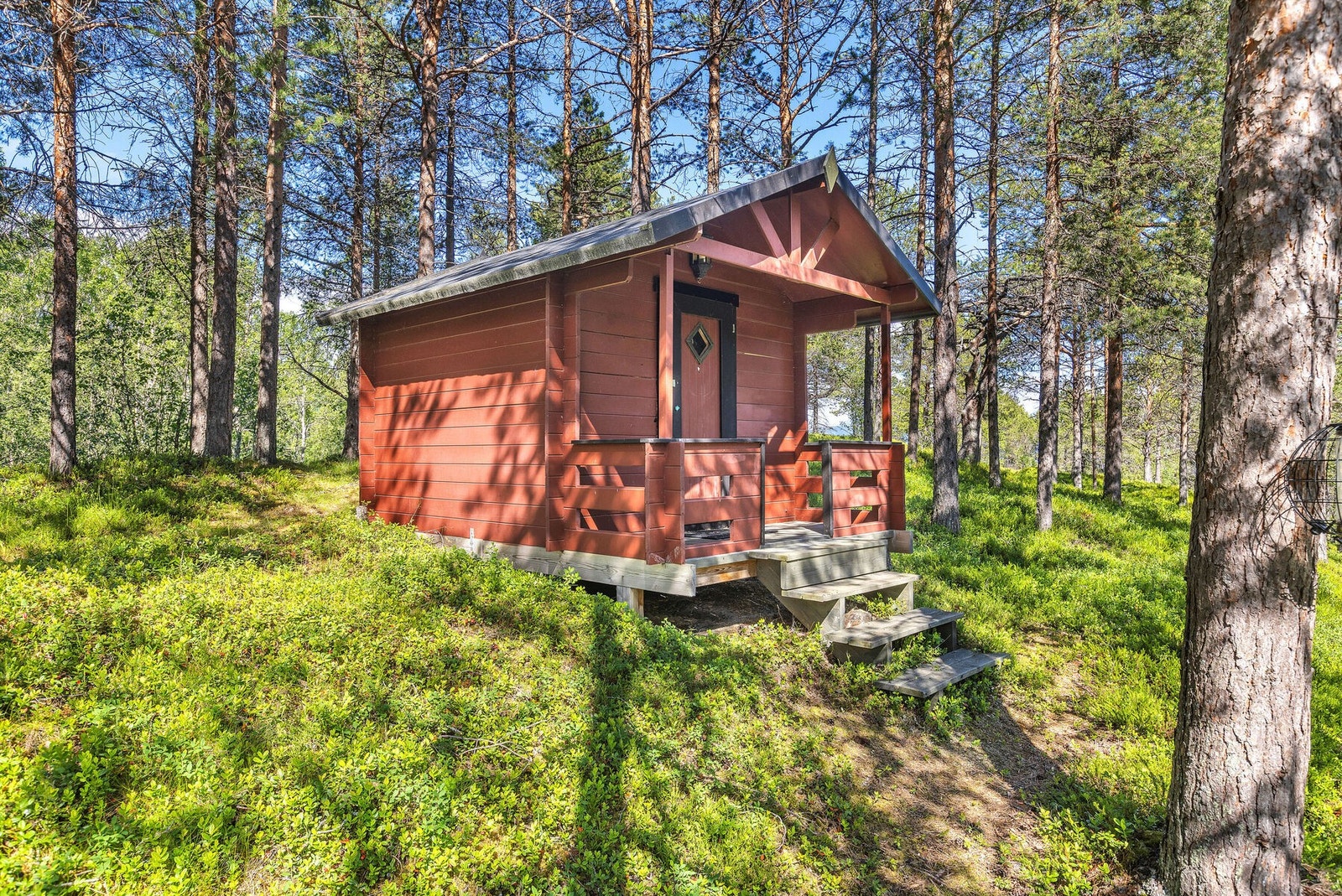 Sjarmerende lekestue med overbygd inngangsparti, bygget i 2005. Galleribilde