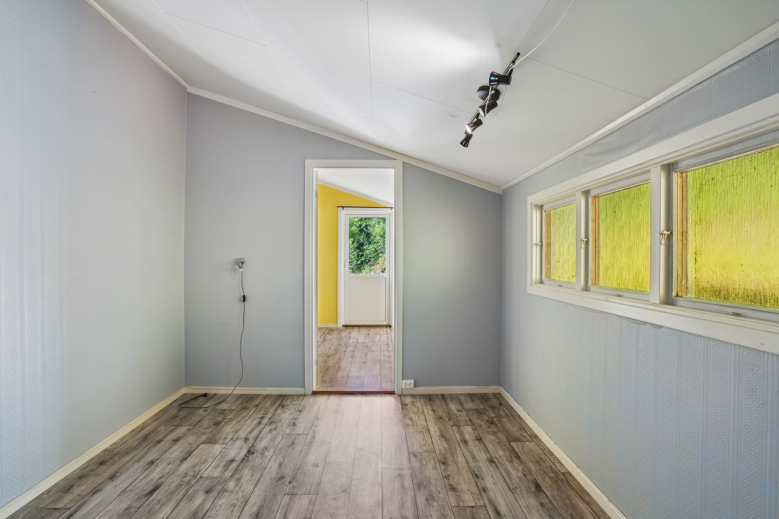 Innredet rom som kan benyttes som kontor eller hobbyrom. Galleribilde