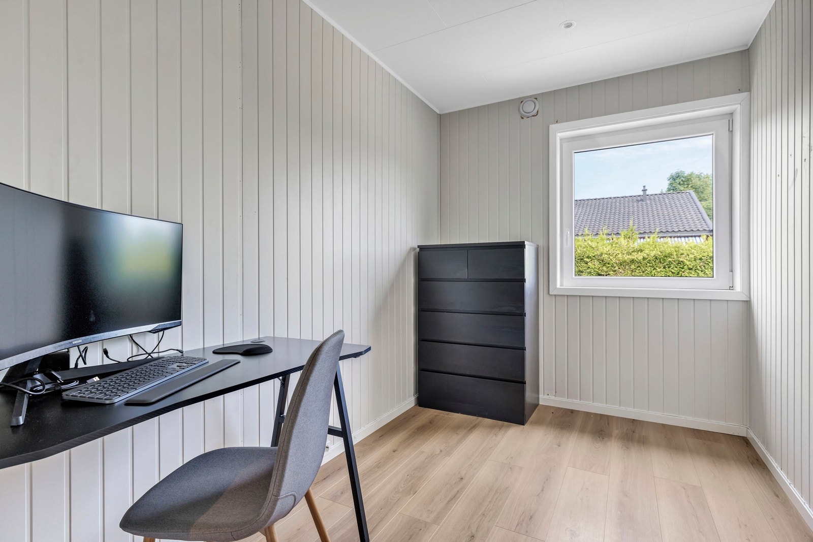 Soverom 3, i dag innredet som hjemmekontor. Galleribilde