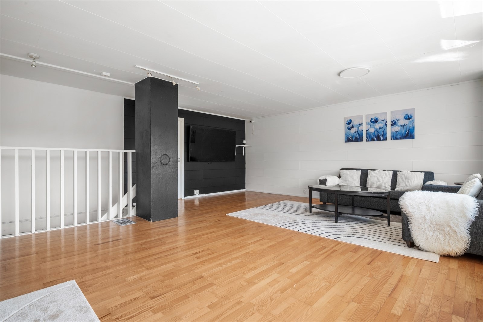 Stuens planløsning gir stor frihet ved møblering og innredning. Galleribilde