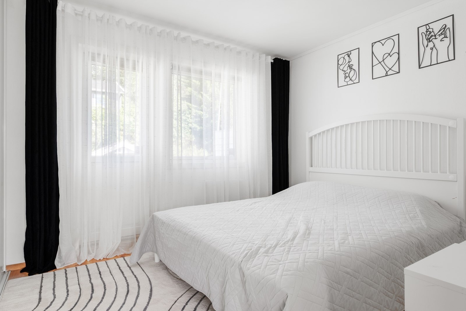 Lyst soverom i 1. etasje på 12,1 m². Galleribilde