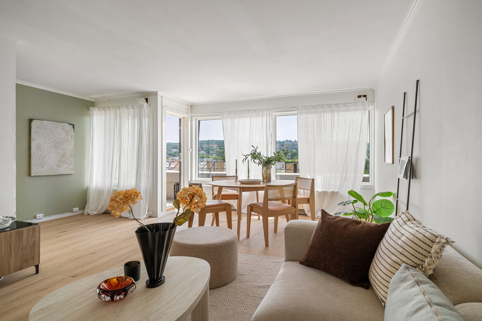 Velkommen til Nåkkves vei 5, presentert av Steinar Hånes, tlf. 957 710 33. Galleribilde