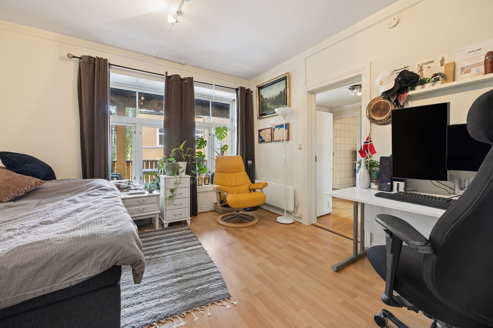 Leiligheten har fem soverom. Galleribilde