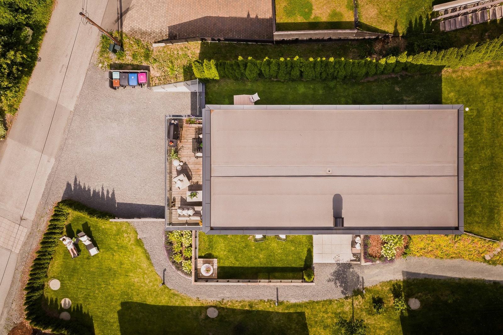 Oversikt over eiendommen og de private uteområdene. Galleribilde