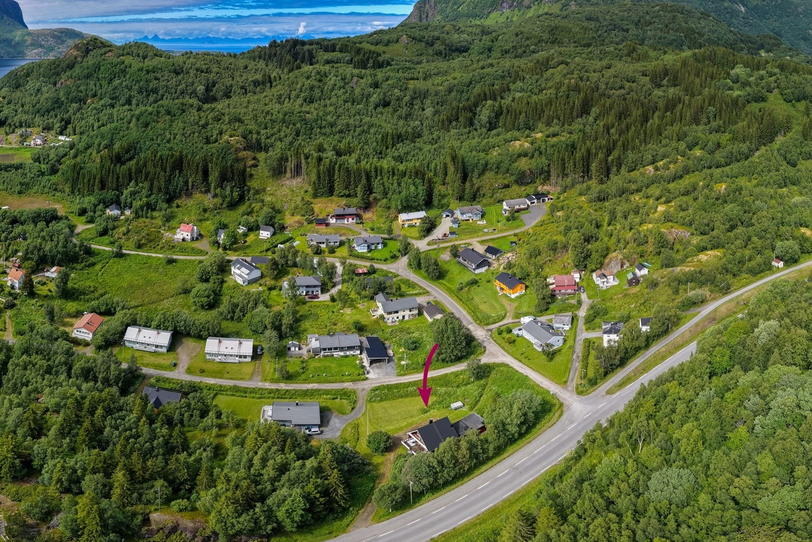 Beliggenhet i et rolig og etablert boligfelt. Galleribilde