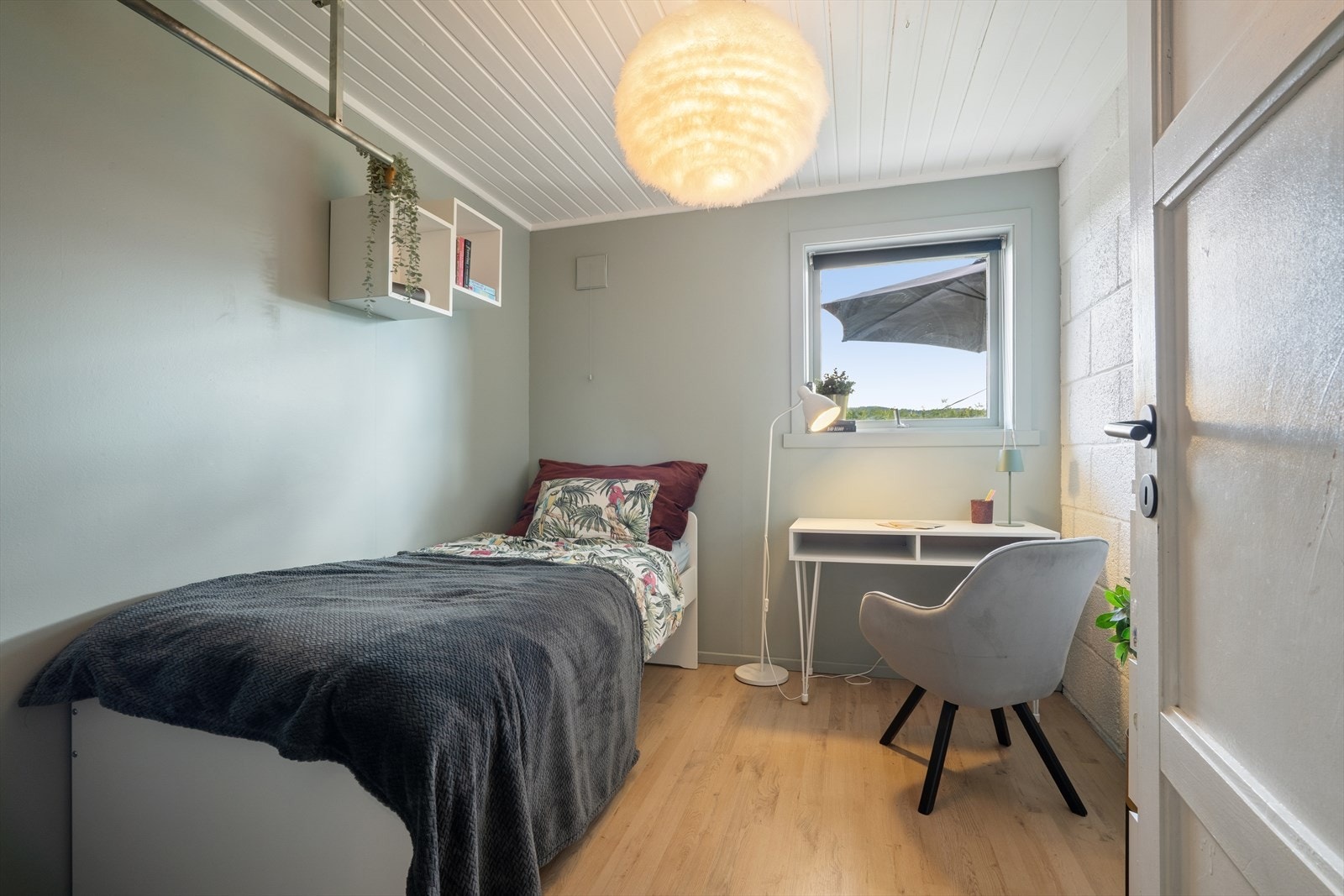 Rom innredet som soverom i underetasjen. Rommet er definert som trimrom på byggetegning. Galleribilde
