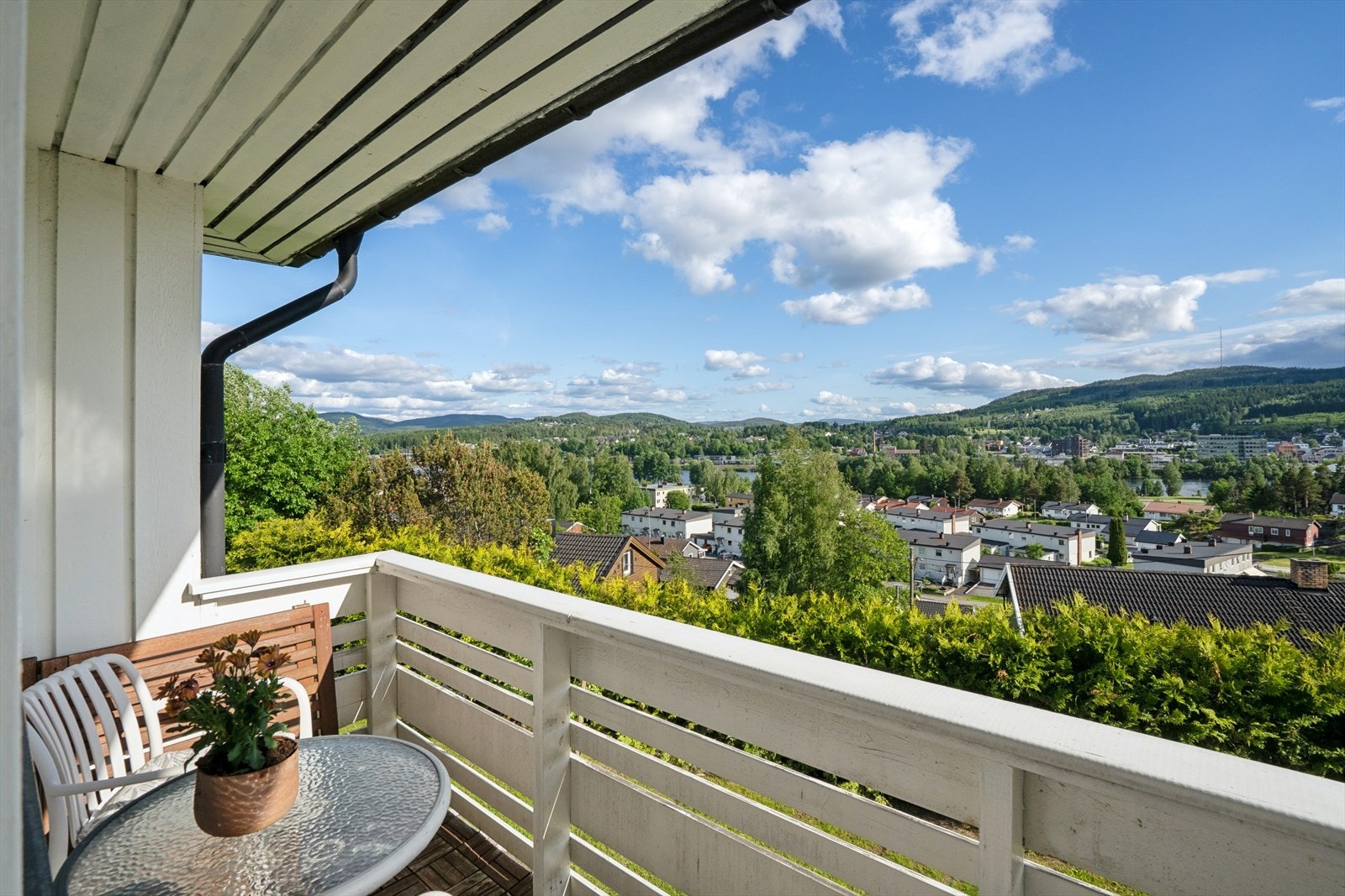 Fra balkongen er det panoramautsikt over Kongsvinger by og området rundt. Galleribilde