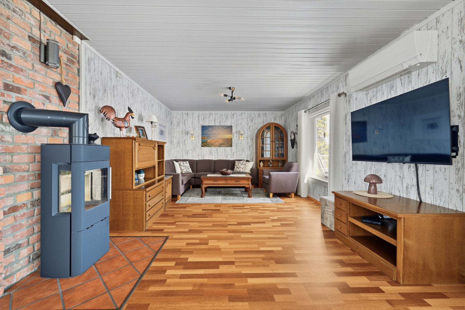 Peisovn i stuen ble satt inn i 2019 Galleribilde