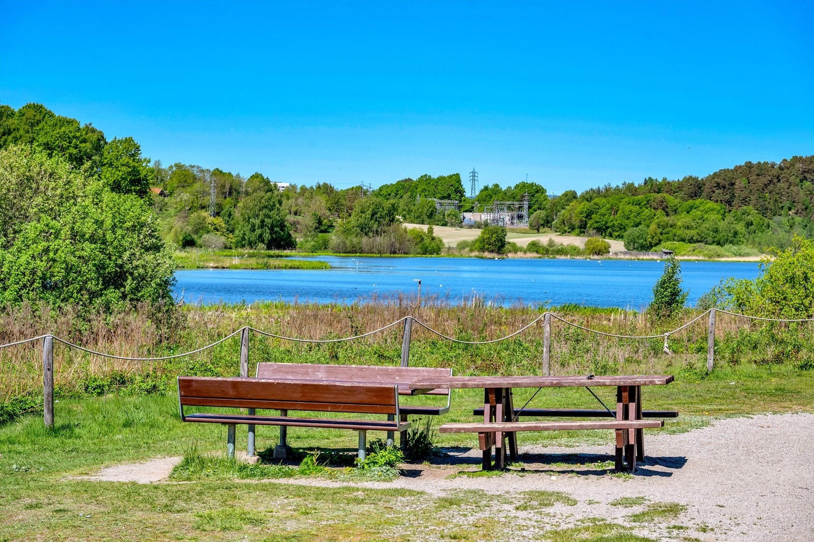 Fra boligen er det kort vei til Østmarka med rikelig av tur- og rekreasjonsmuligheter. Galleribilde