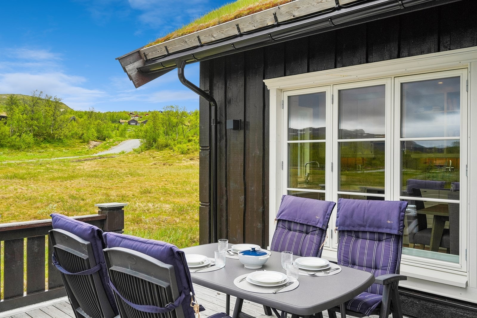 Med kombinasjonen av gjennomgående god kvalitet, familievennlig planløsning og nærhet til friluftsopplevelser ligger alt til rette for å skape nye minner i fjellet i mange år fremover. Galleribilde