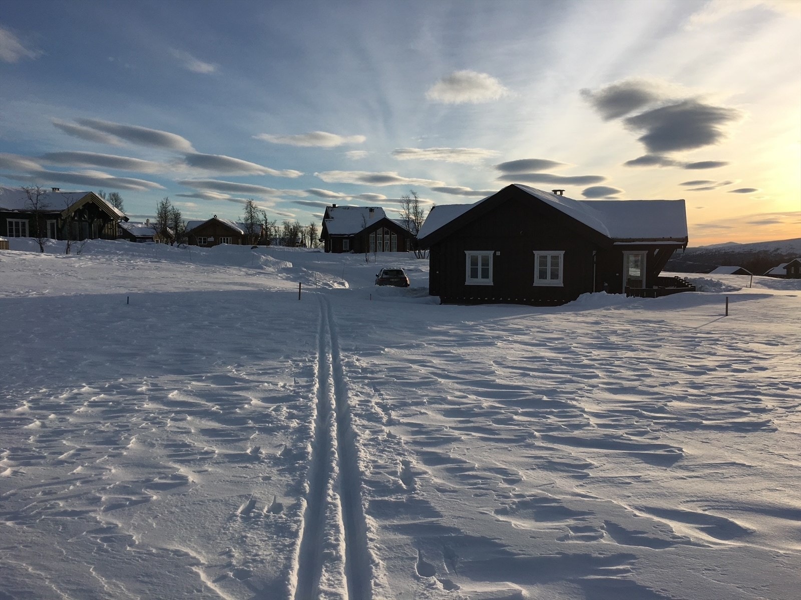 Her kommer man tett på naturen og dens vakre lysspill gjennom hele året og døgnet. - Selgers eget stemningsbilde. - Vi ønsker velkommen på visning! Galleribilde