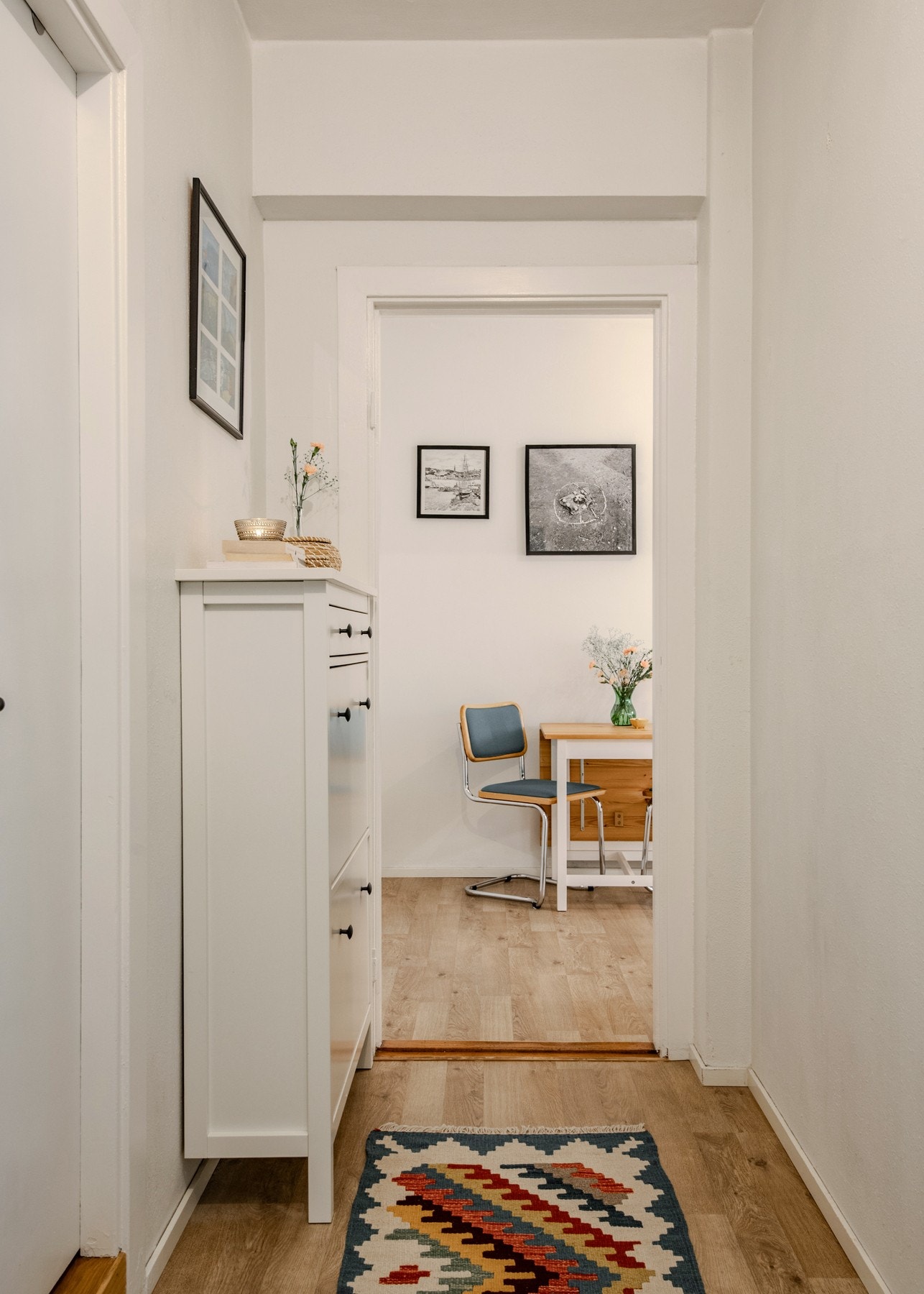 Entréen binder boligens øvrige rom. Galleribilde