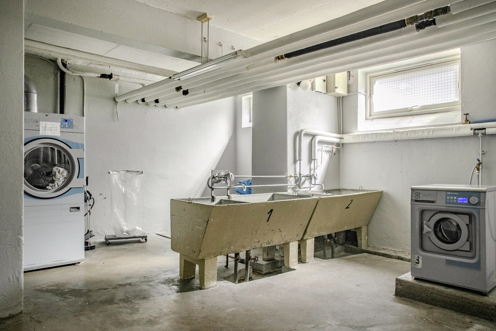 Felles vaskeri, som er tilknyttet stort tørkerom. Galleribilde