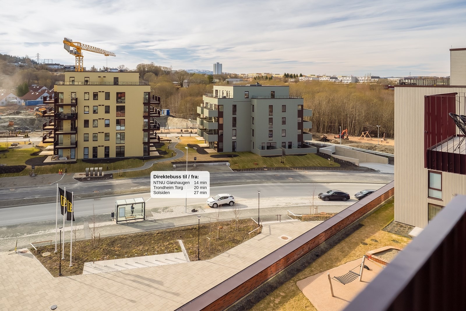Leiligheten er del av det populære prosjektet på Steinan Park. Her det meste lagt til rette for en enkel hverdag, blant annet bussholdeplass rett utenfor boligen som tar deg direkte til NTNU, sentrum og Solsiden m.m. Galleribilde