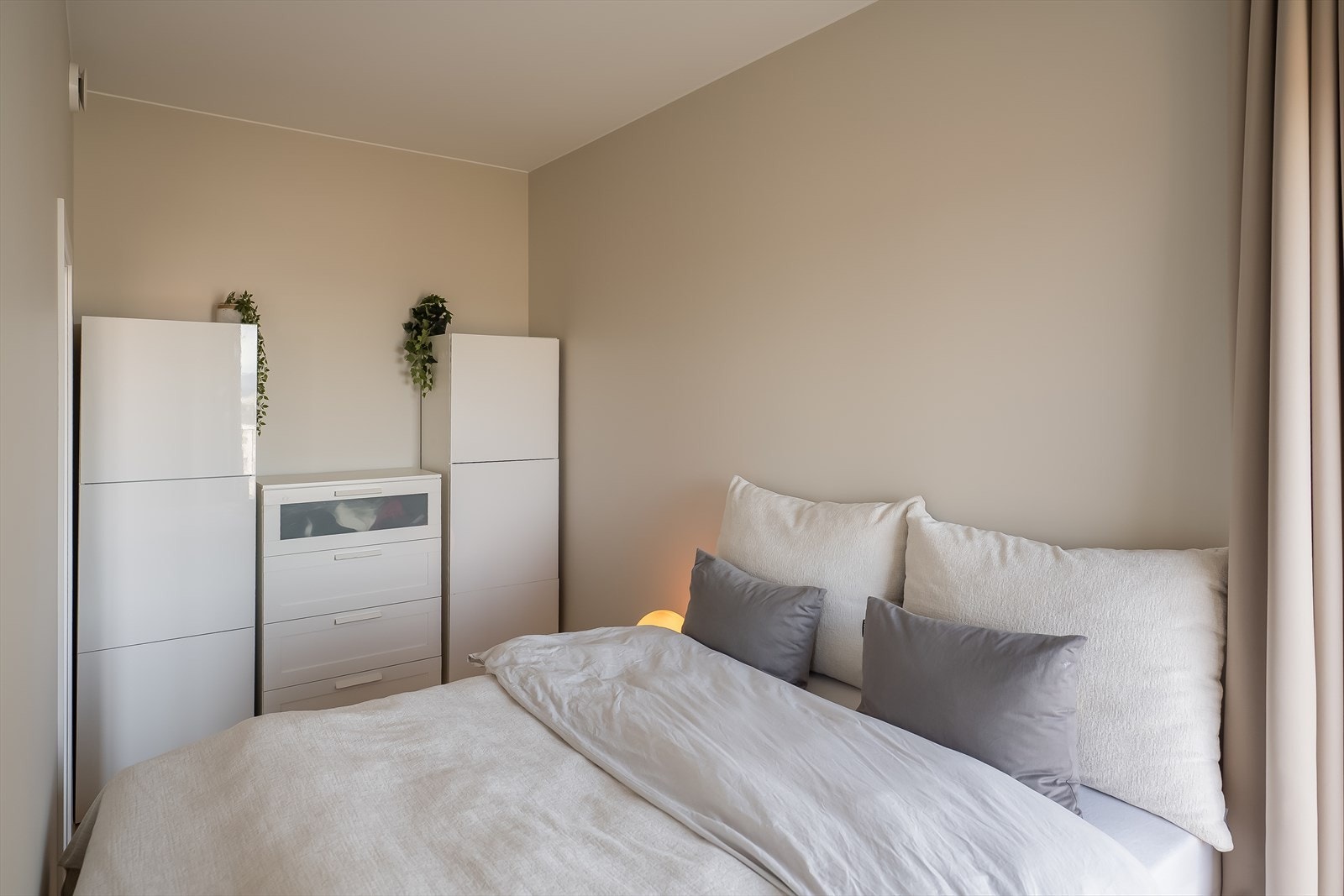 Soverommet er på romslige 10 m². Galleribilde