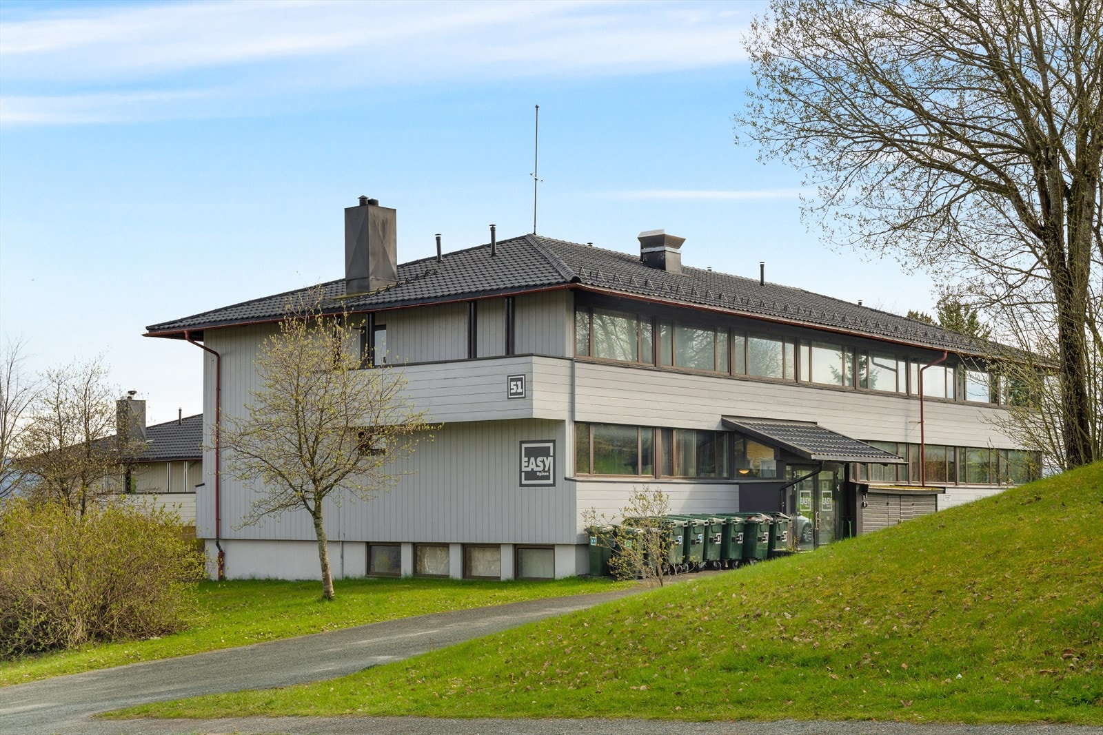 Borettslaget disponerer eget treningsrom og felles vaskeri i kjeller. Galleribilde