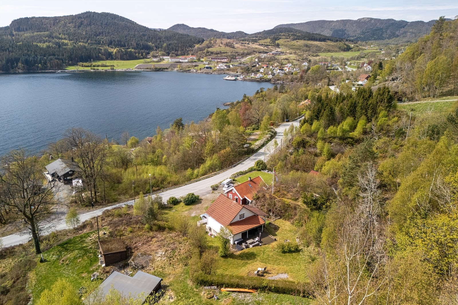 Velkommen til Nedstrandsvegen 2306! Foto: FotoYoon Galleribilde