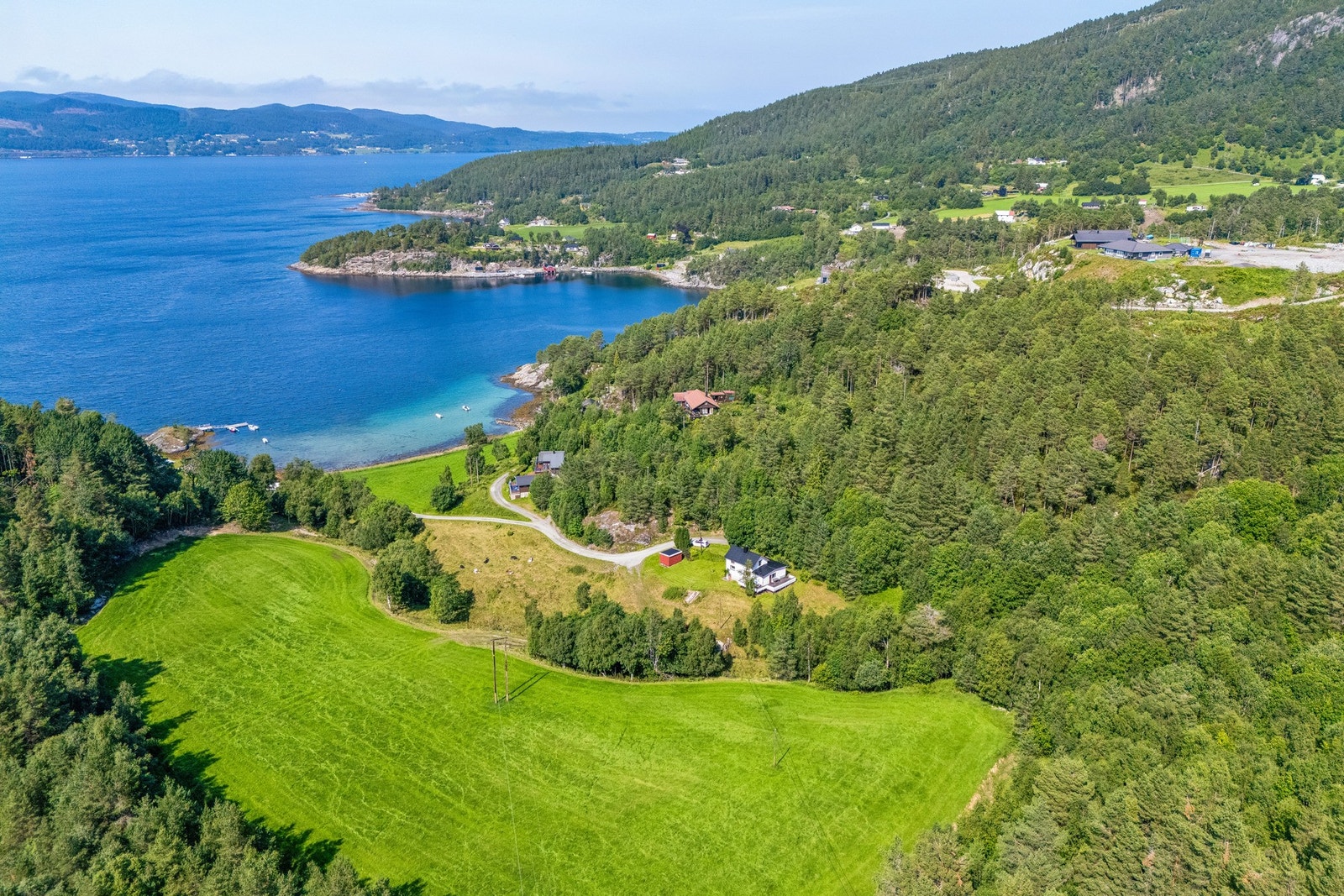 EiendomsMegler1 v/Anbjørn Ulseth har glede av å presentere småbruket Jåvika 48! Galleribilde